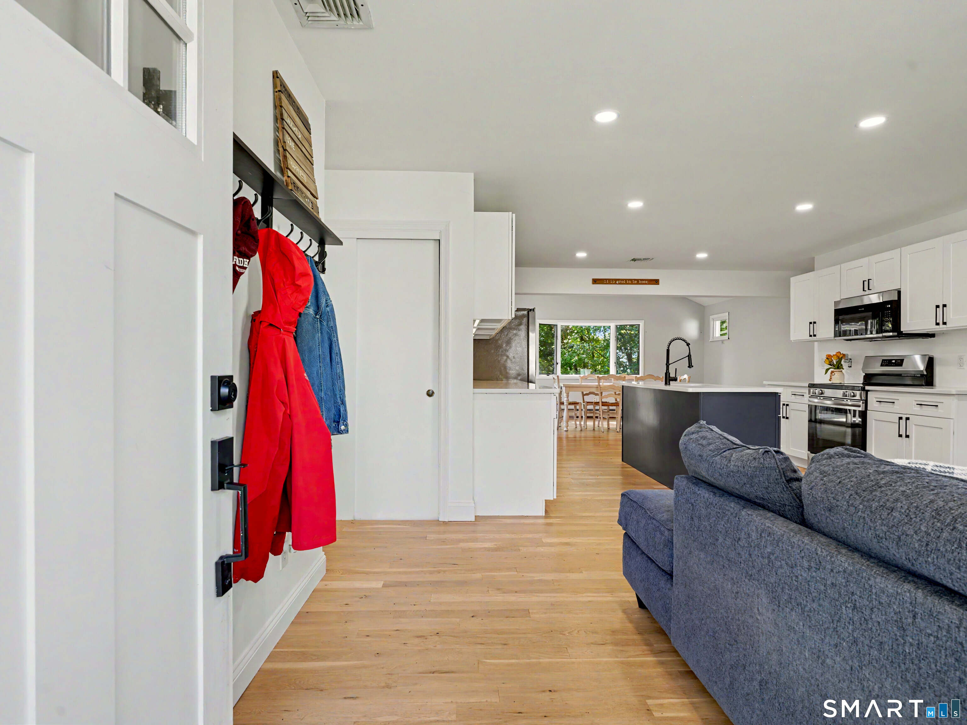 100 Fawn Drive Property Photo 6