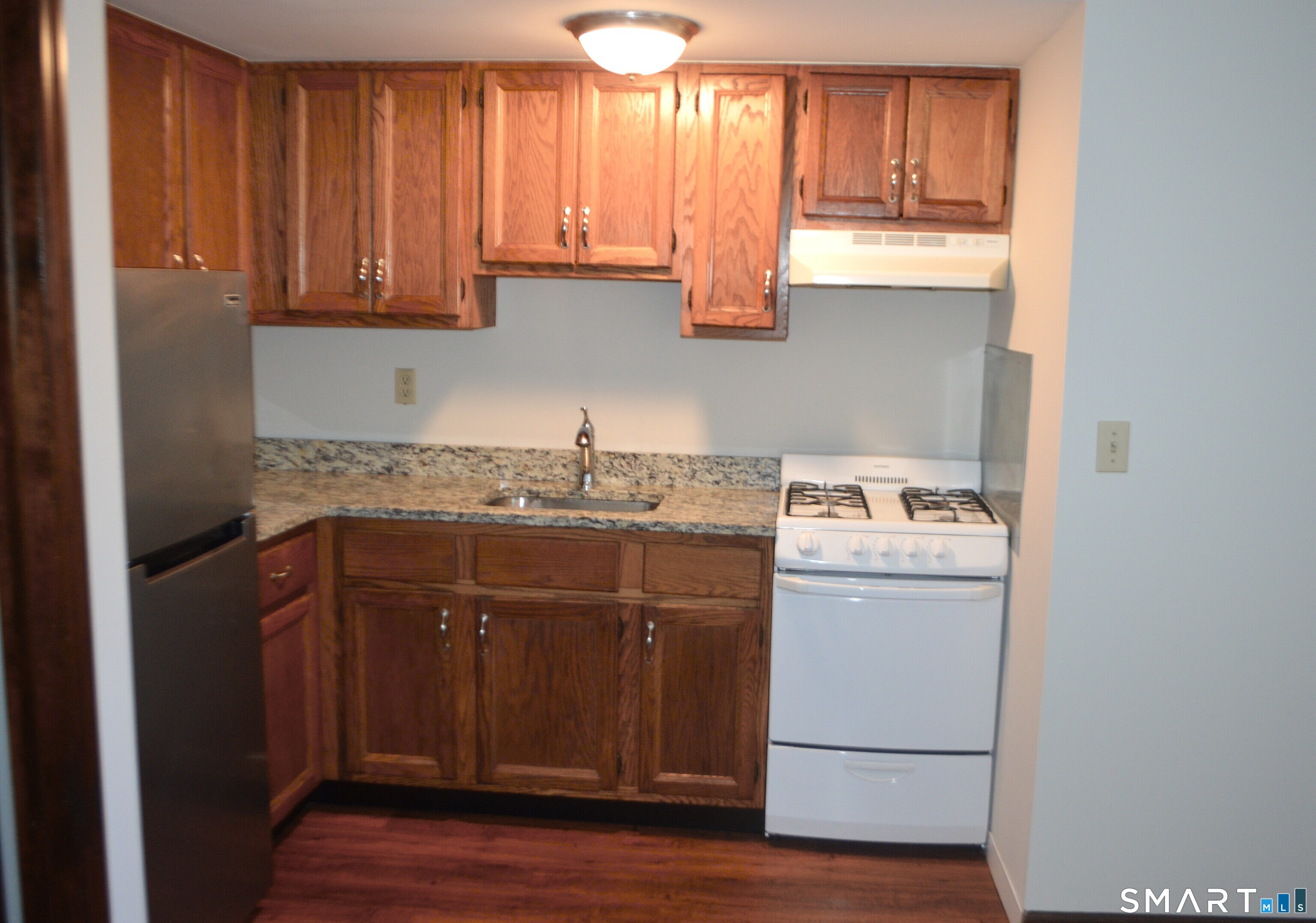 23 Hospital Bldg 23b Apt - D Avenue Property Photo 1
