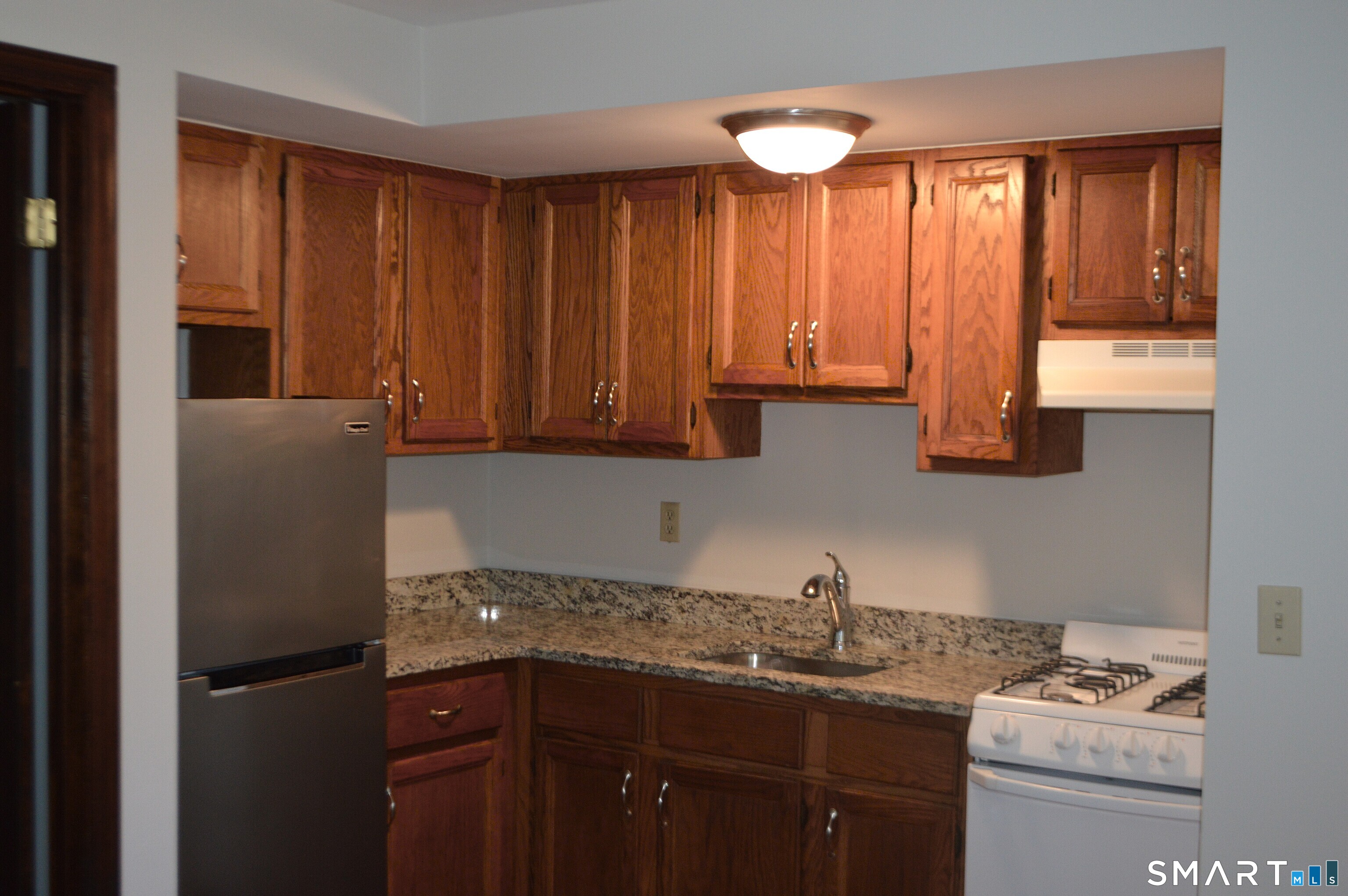 23 Hospital Bldg 23b Apt - D Avenue Property Photo 2