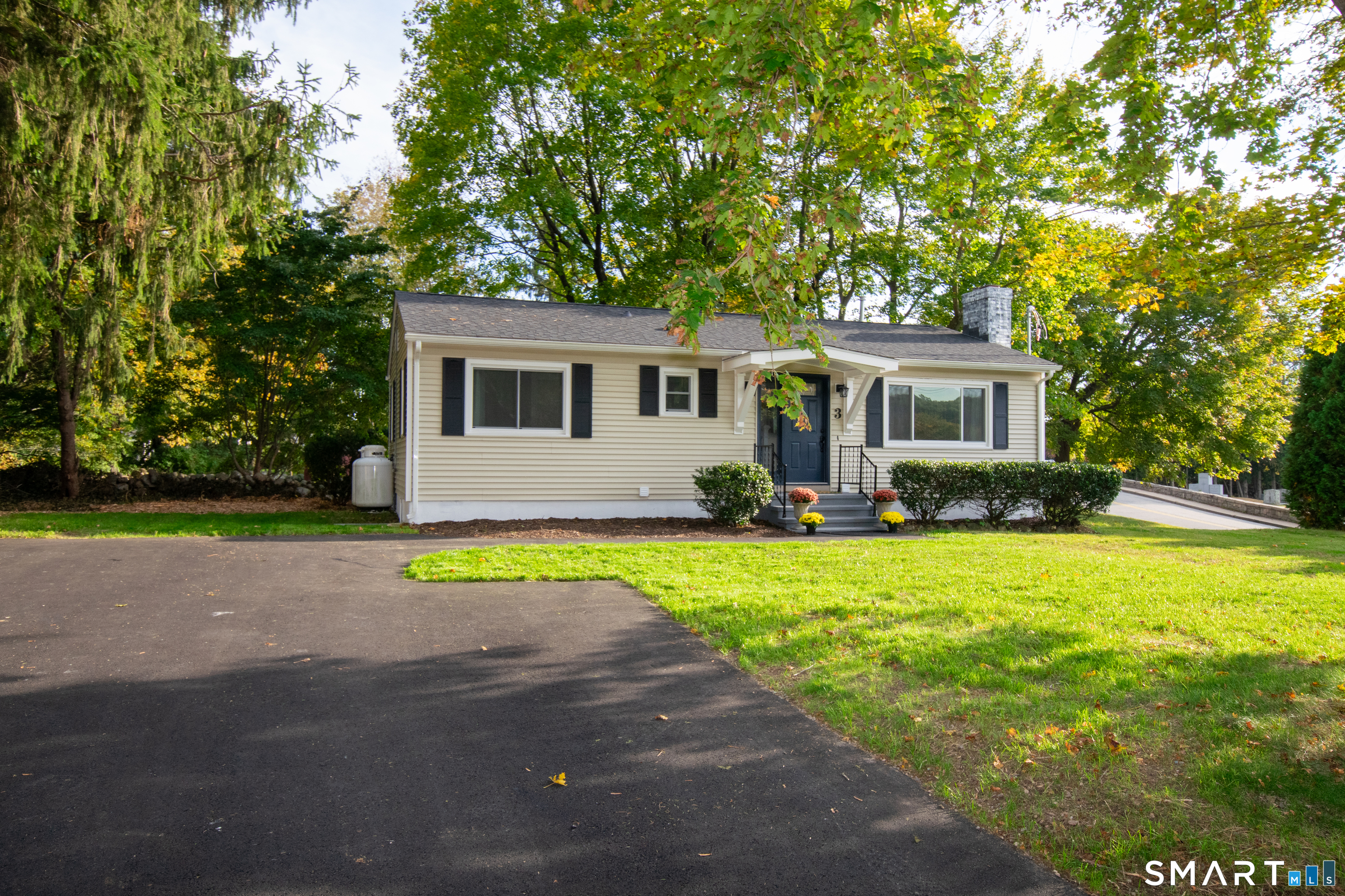 3 Pattagansett Court Property Photo 2