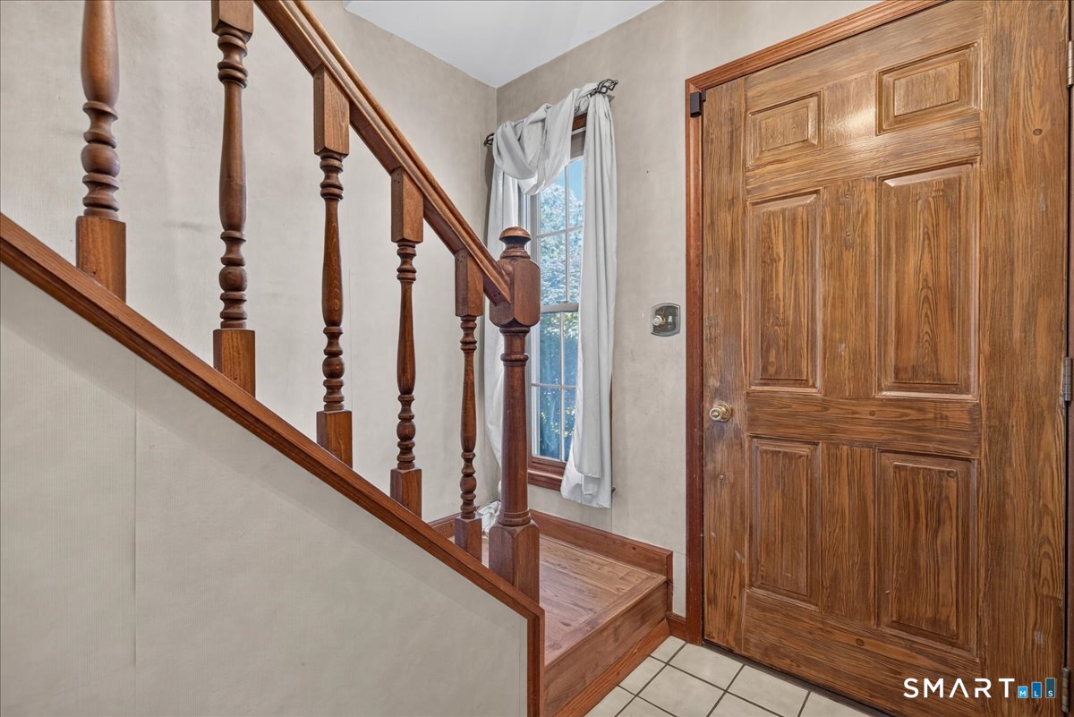 7 Oakledge Circle Property Photo 3