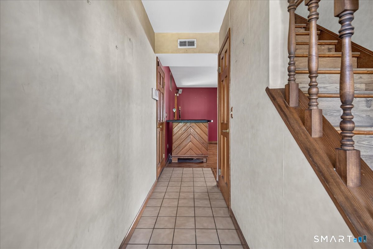 7 Oakledge Circle Property Photo 4
