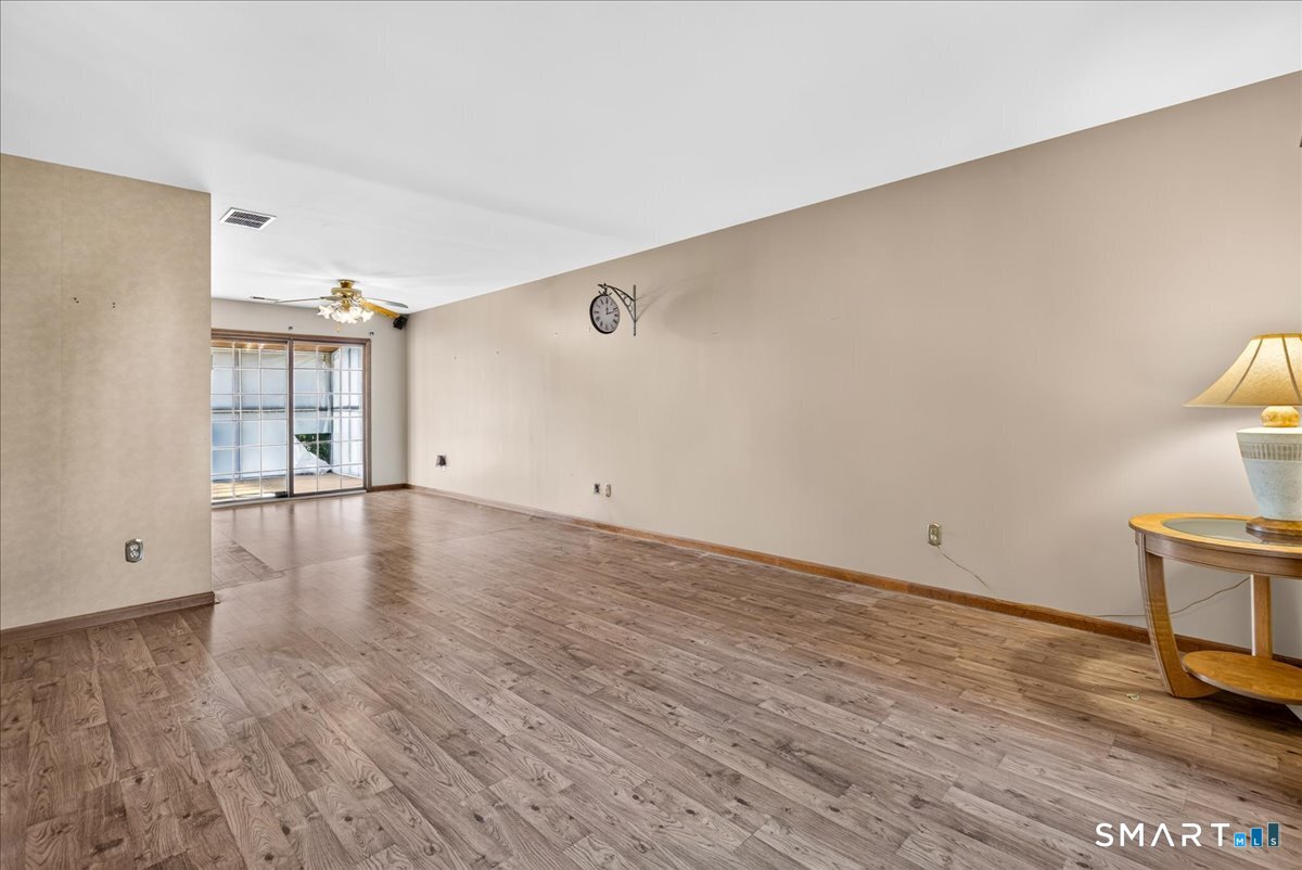 7 Oakledge Circle Property Photo 8