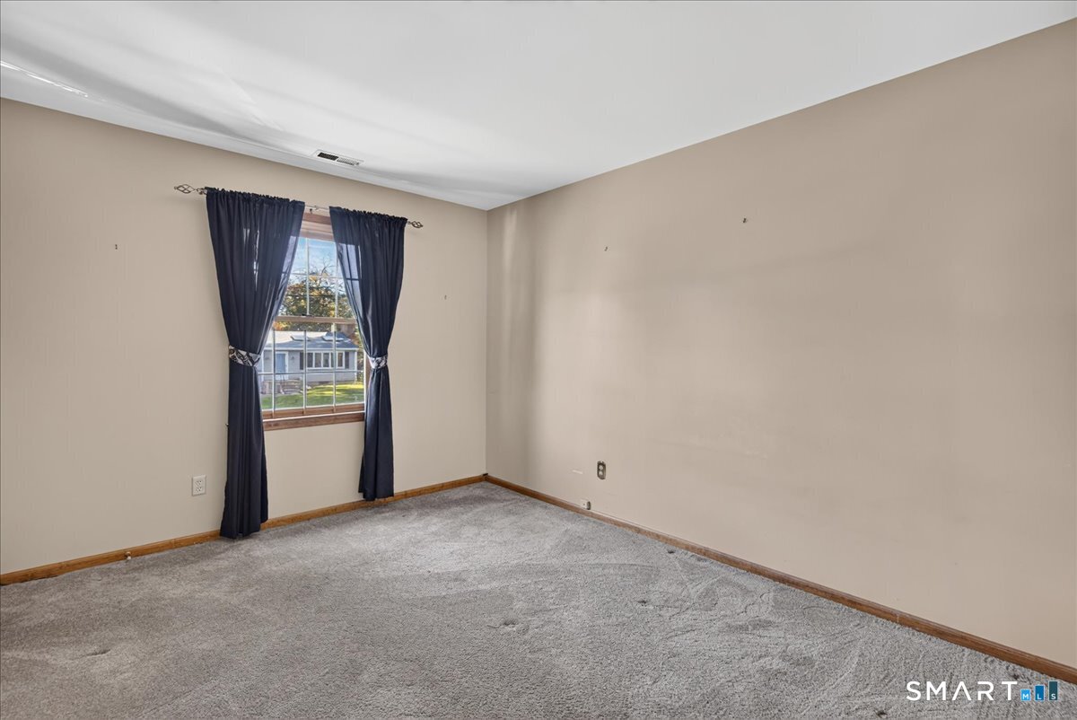 7 Oakledge Circle Property Photo 17