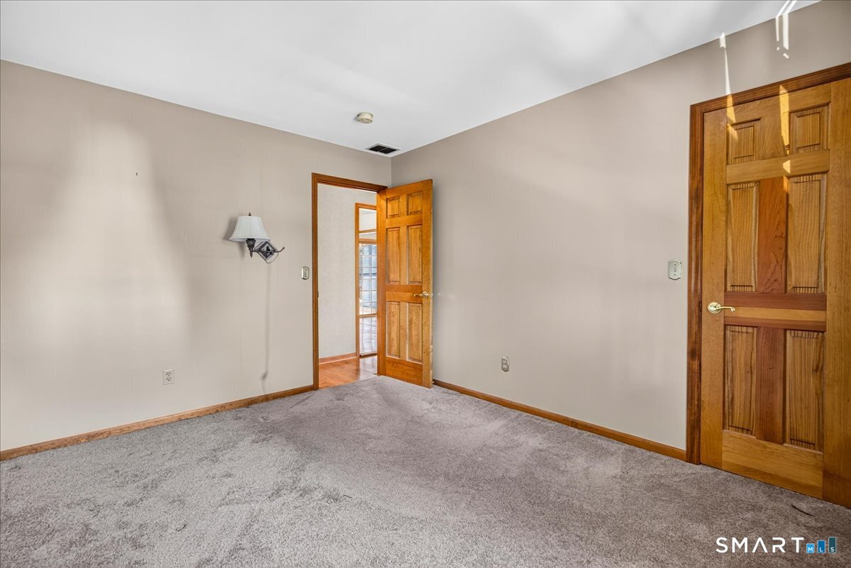 7 Oakledge Circle Property Photo 18