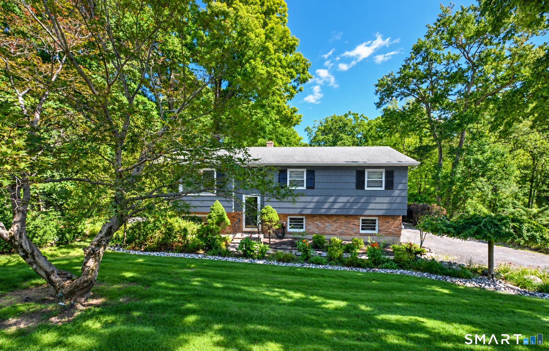 14 Indian Hill Road Property Photo 1