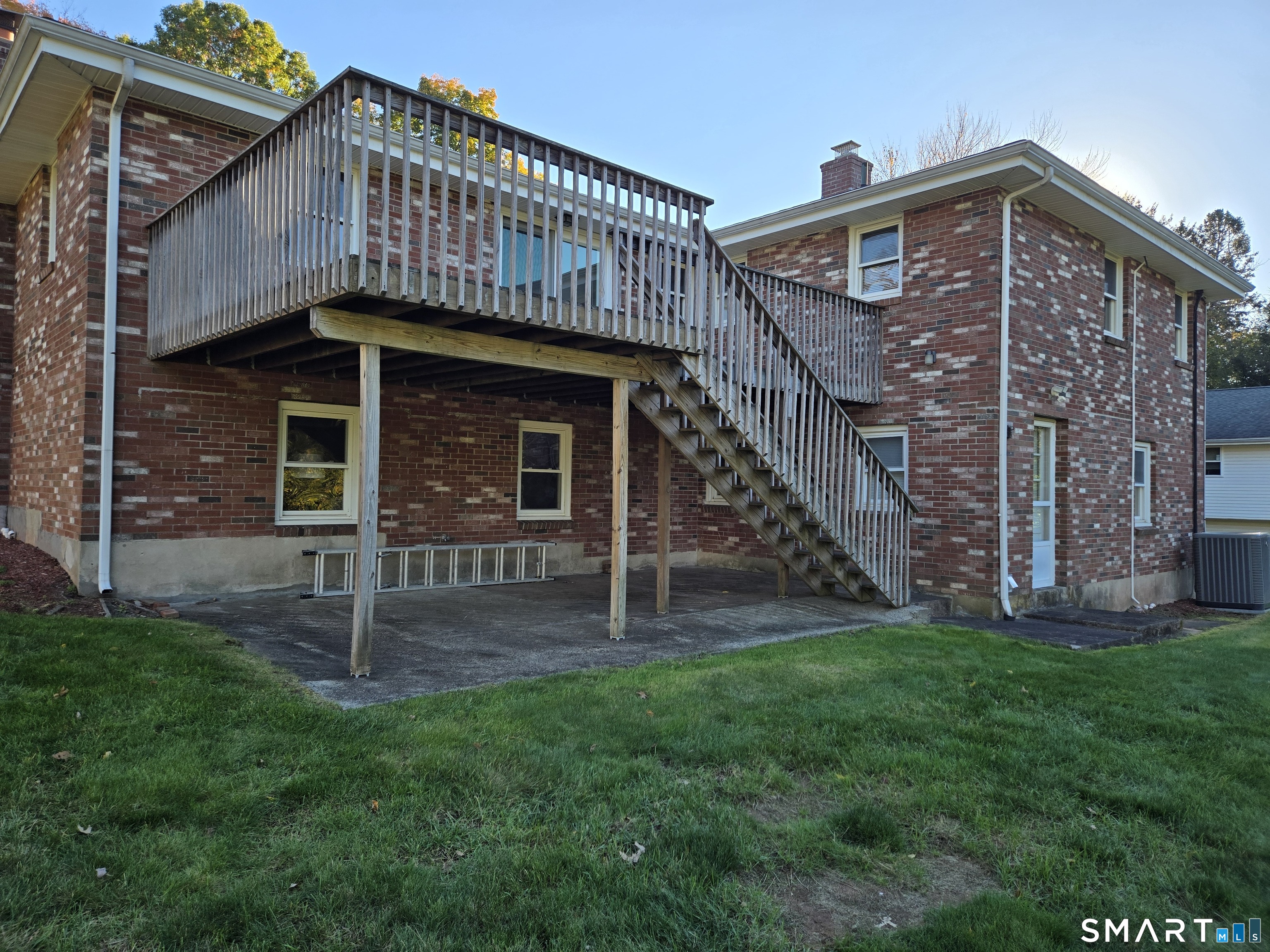 75 Neipsic Road Property Photo 2