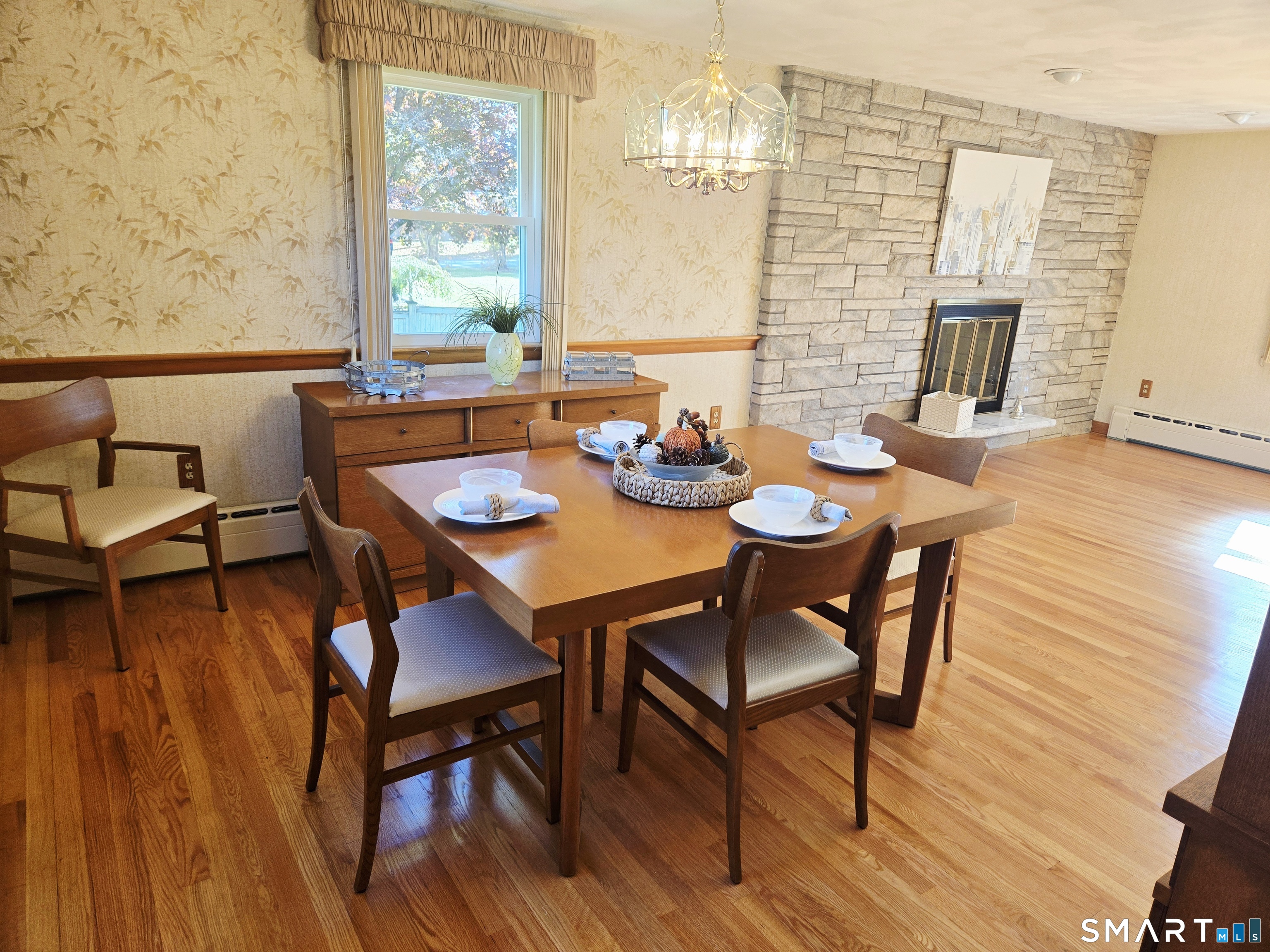 75 Neipsic Road Property Photo 8
