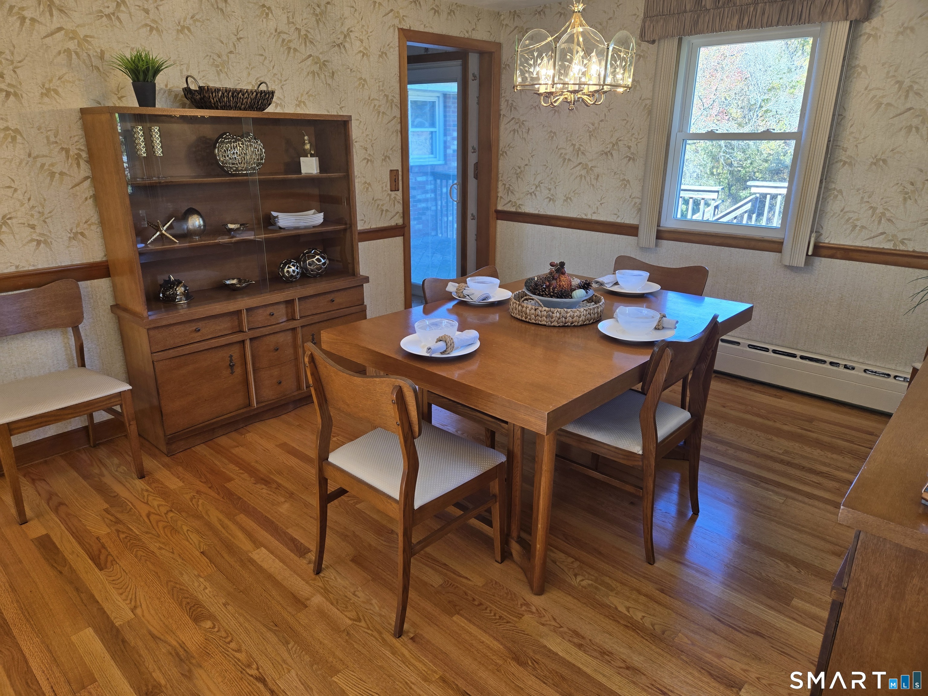 75 Neipsic Road Property Photo 10