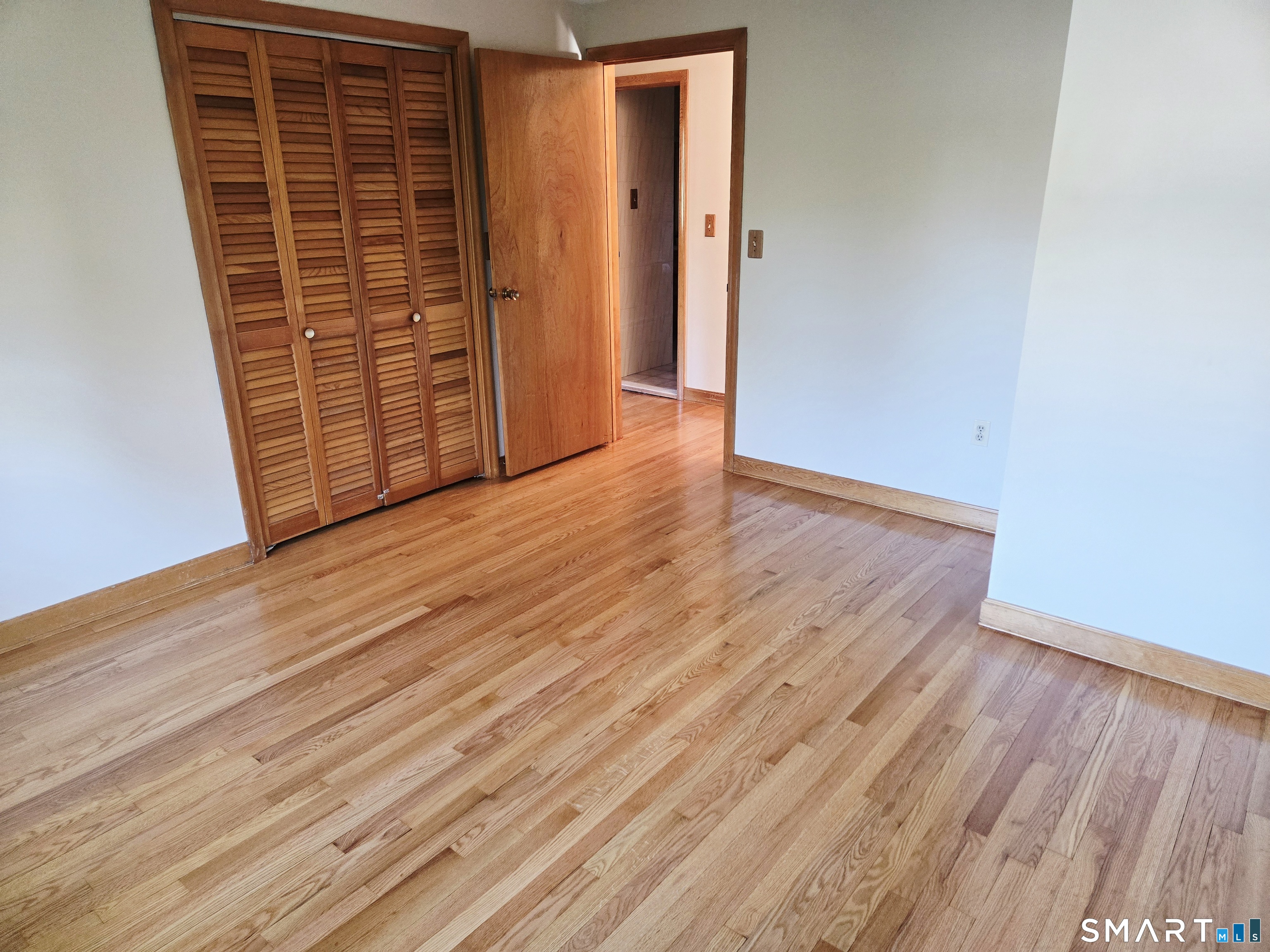 75 Neipsic Road Property Photo 14