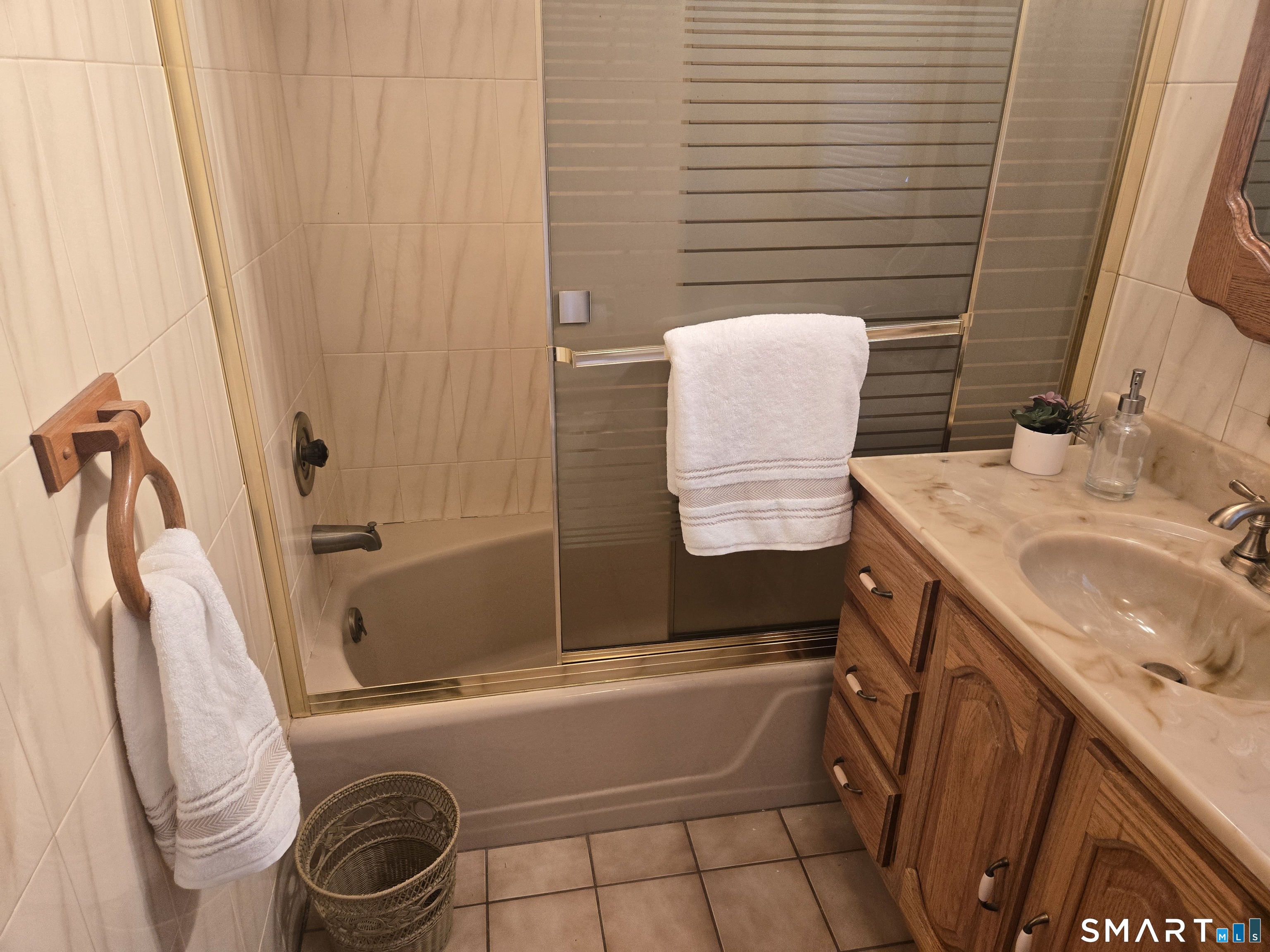 75 Neipsic Road Property Photo 20