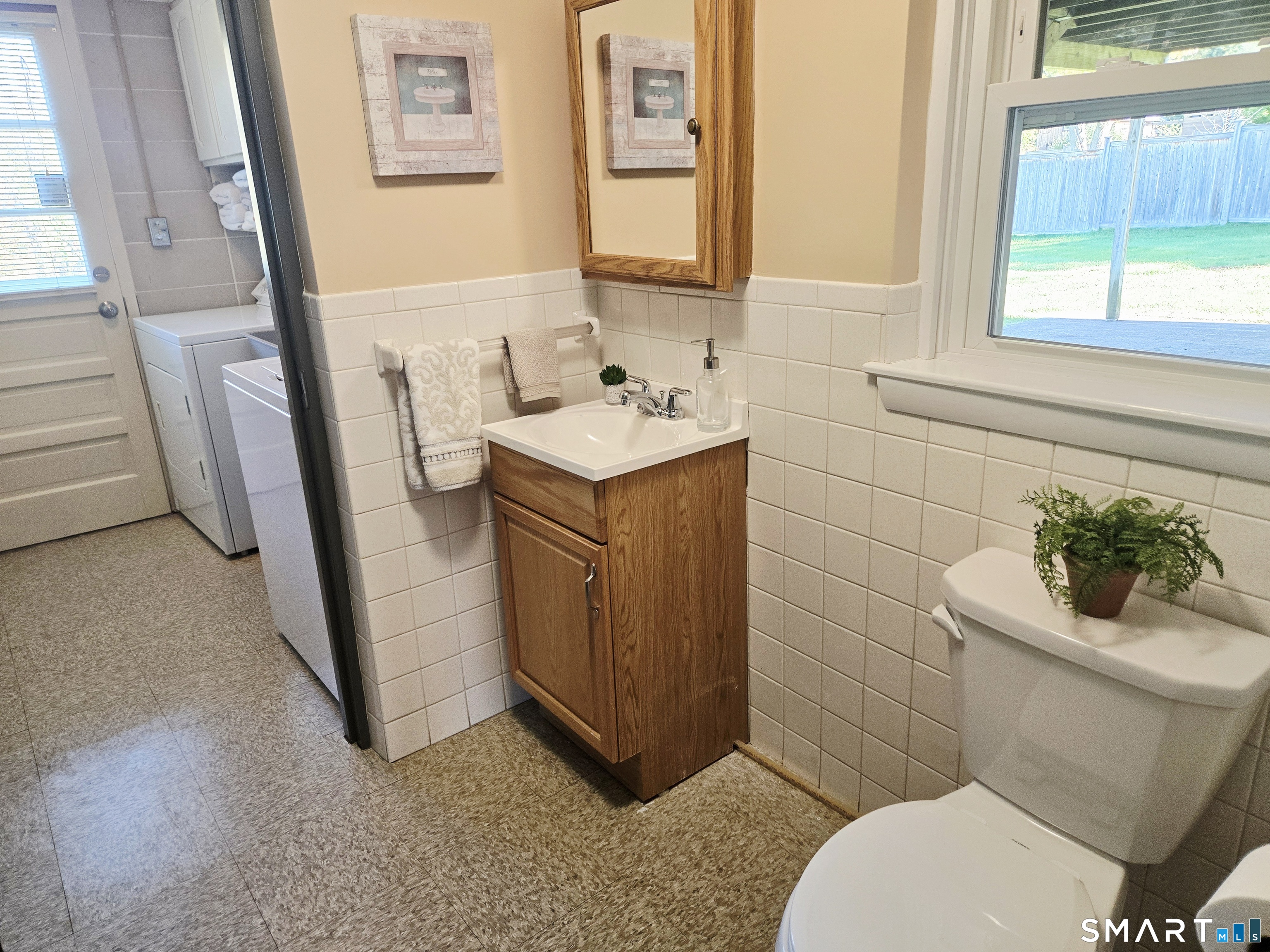 75 Neipsic Road Property Photo 26