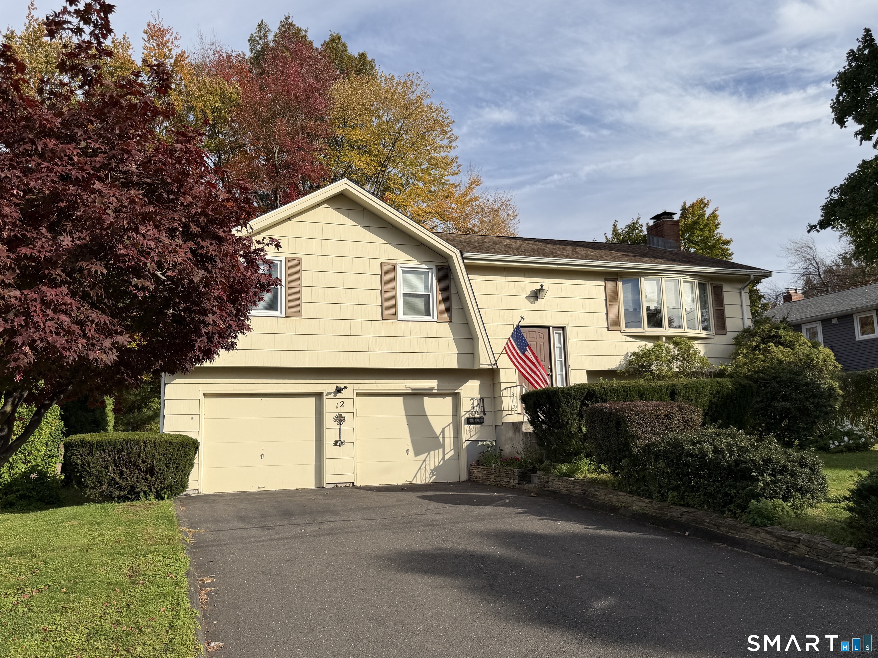 12 Nathan Hale Drive Property Photo 1