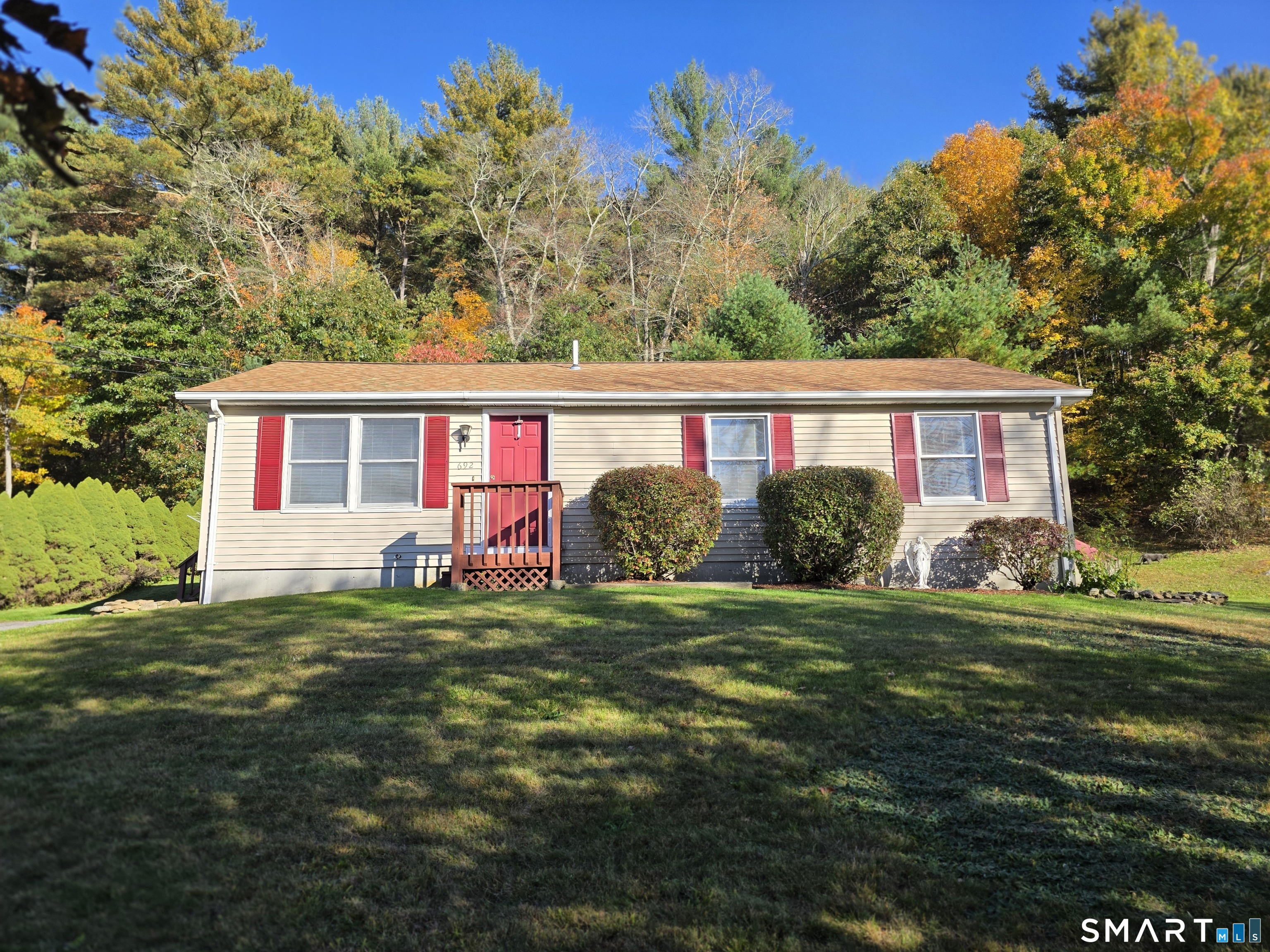 692 Chestnut Hill Road Property Photo 1