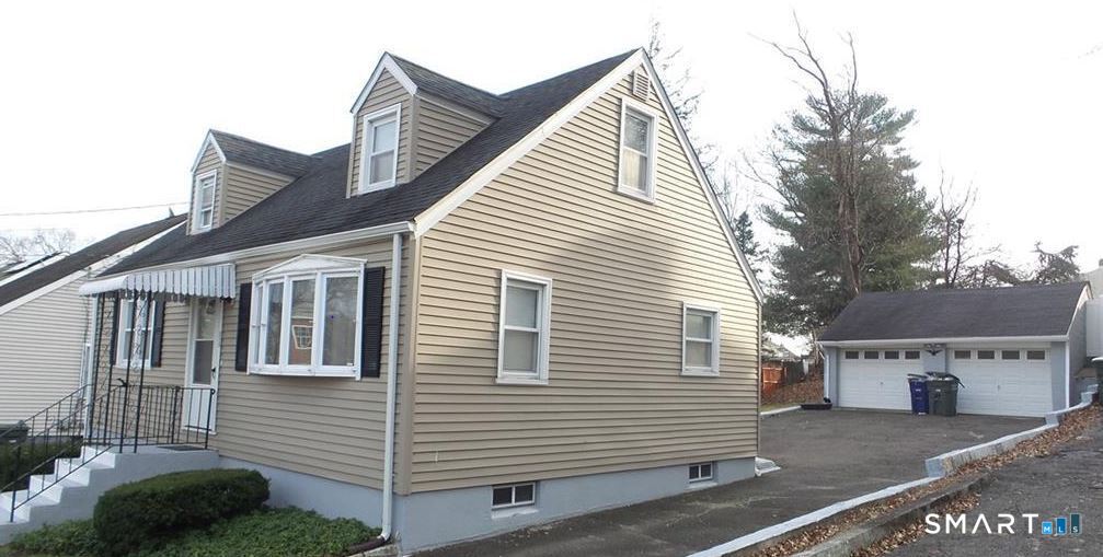 216 Granfield Avenue Property Photo 1