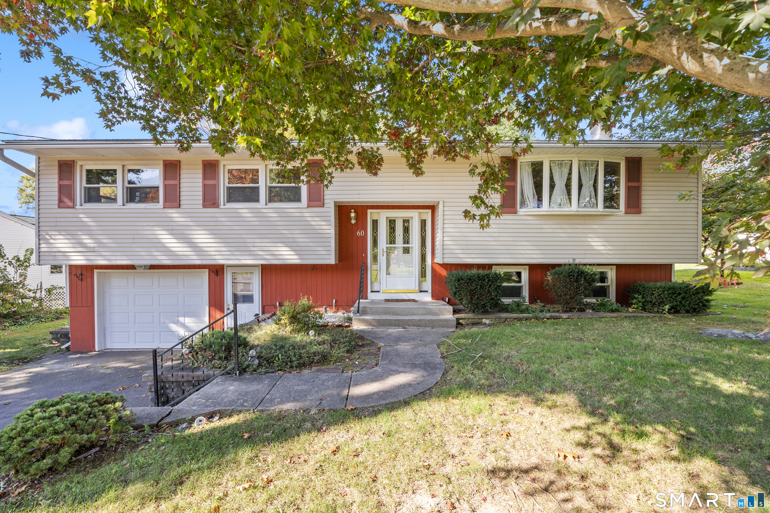 60 Linda Court Property Photo 1