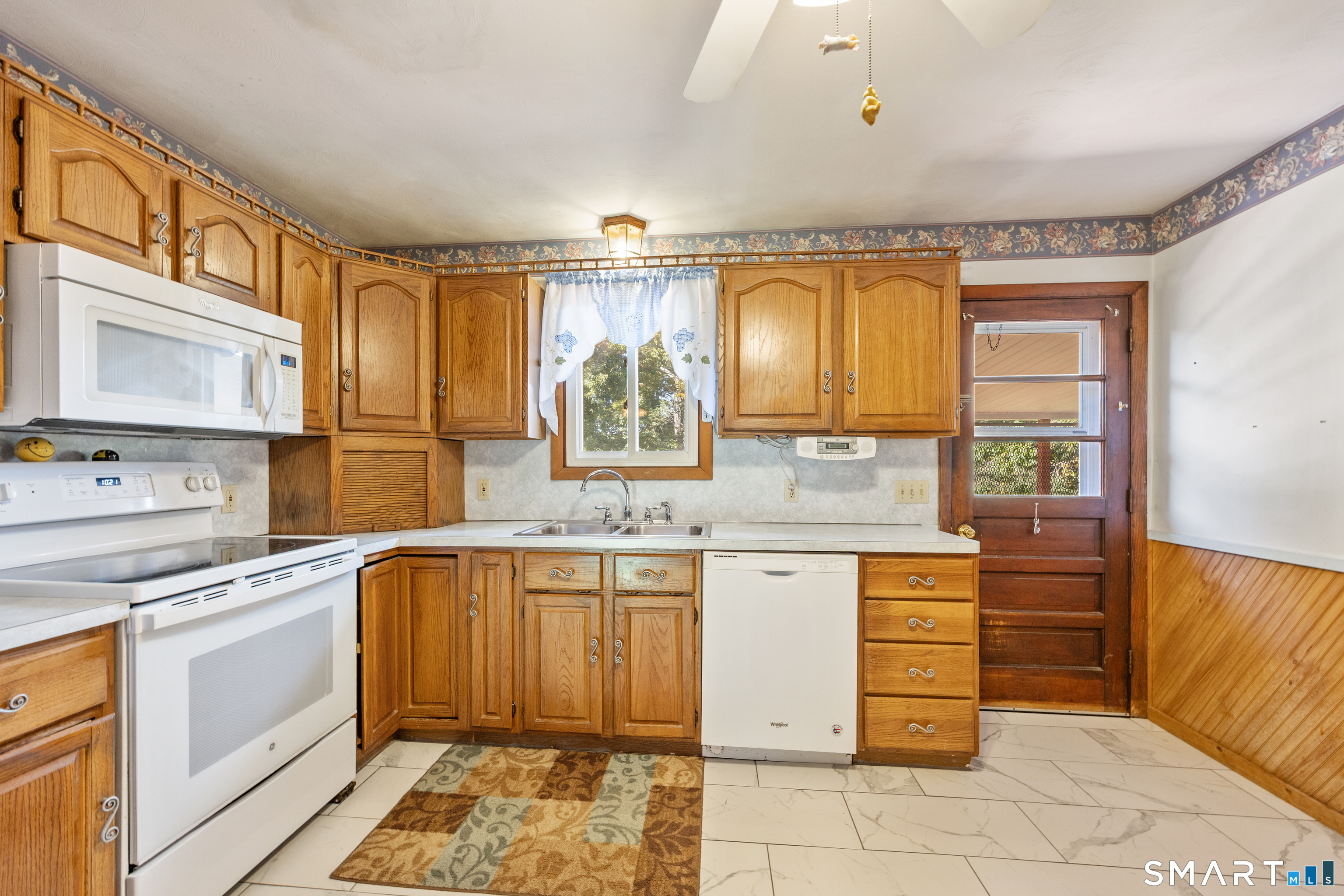 60 Linda Court Property Photo 4