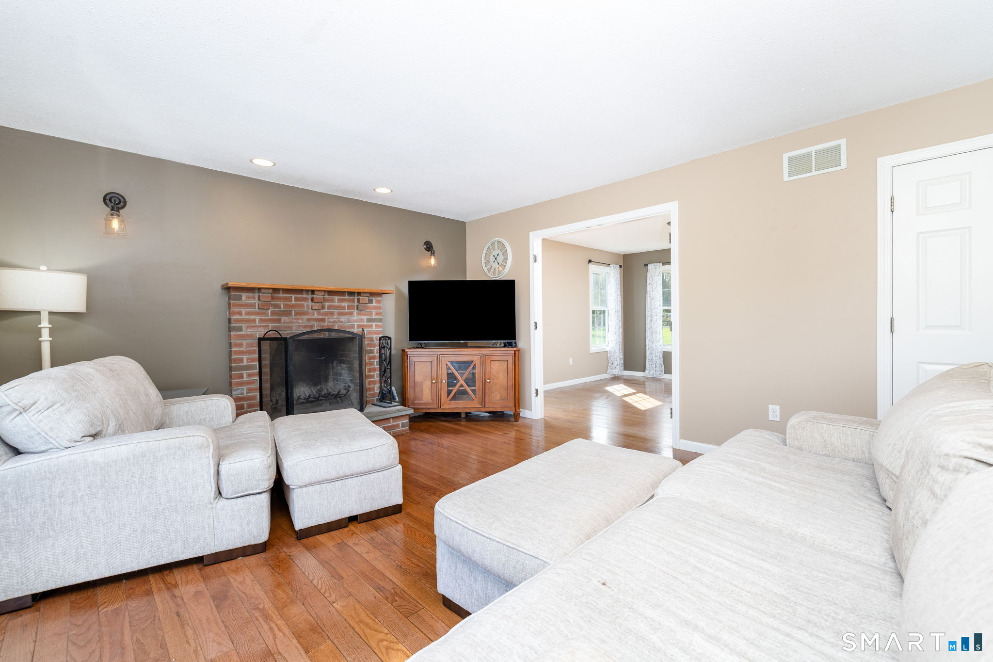 221 New London Road Property Photo 7