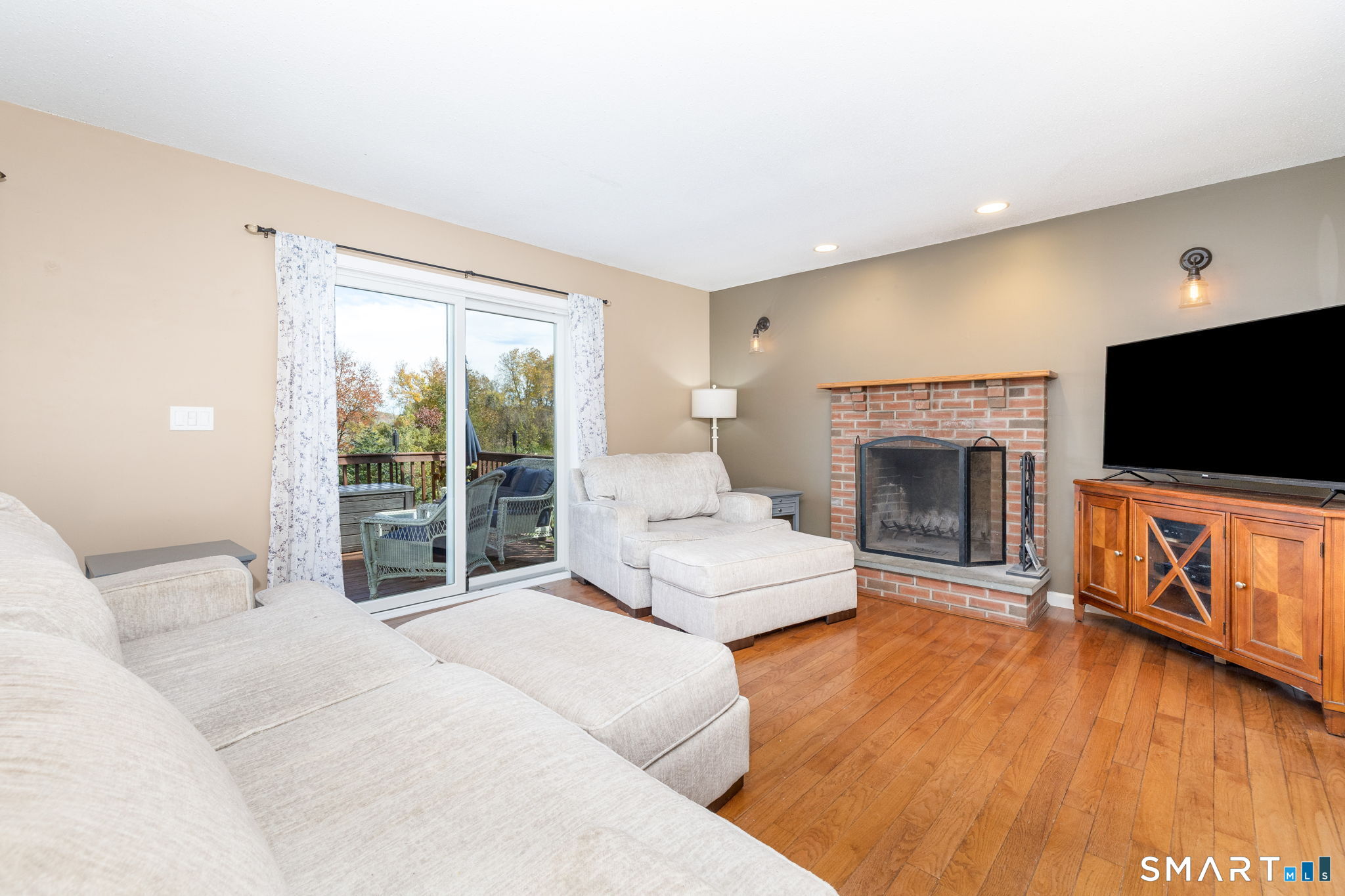 221 New London Road Property Photo 8