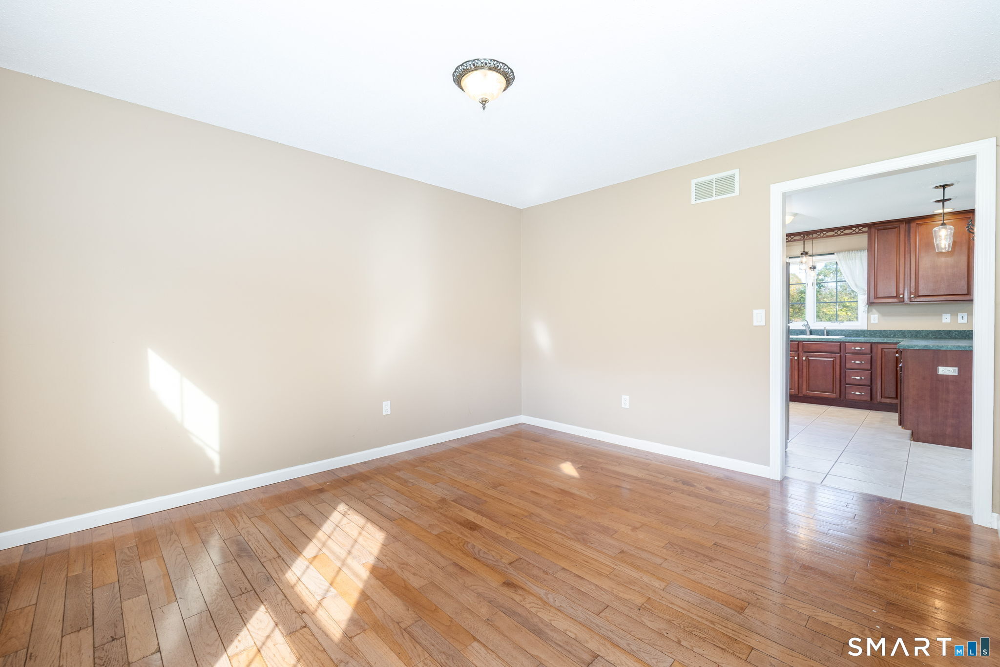 221 New London Road Property Photo 14