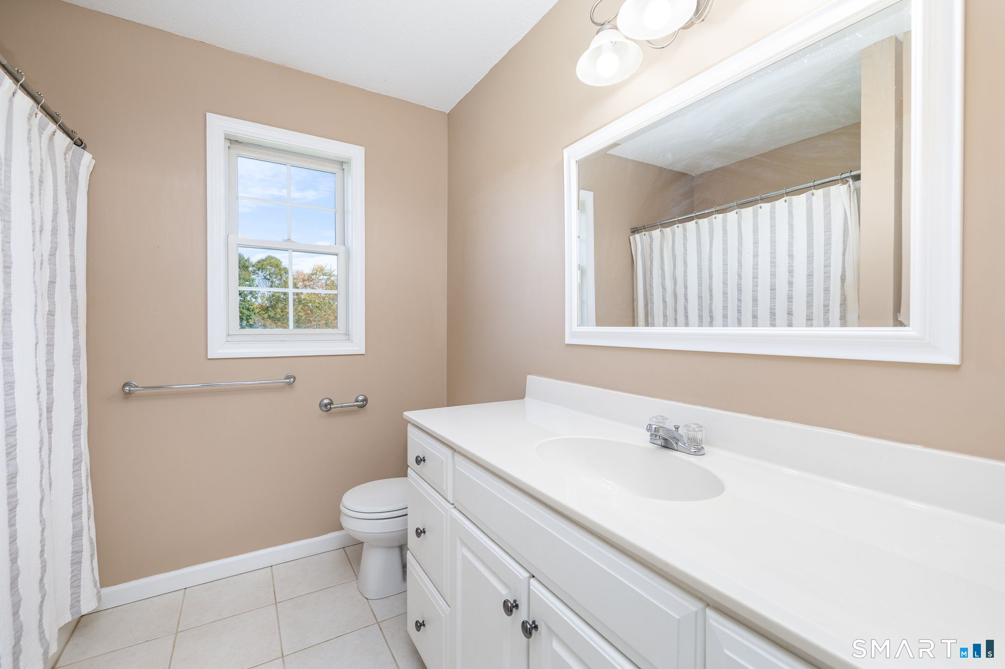 221 New London Road Property Photo 21