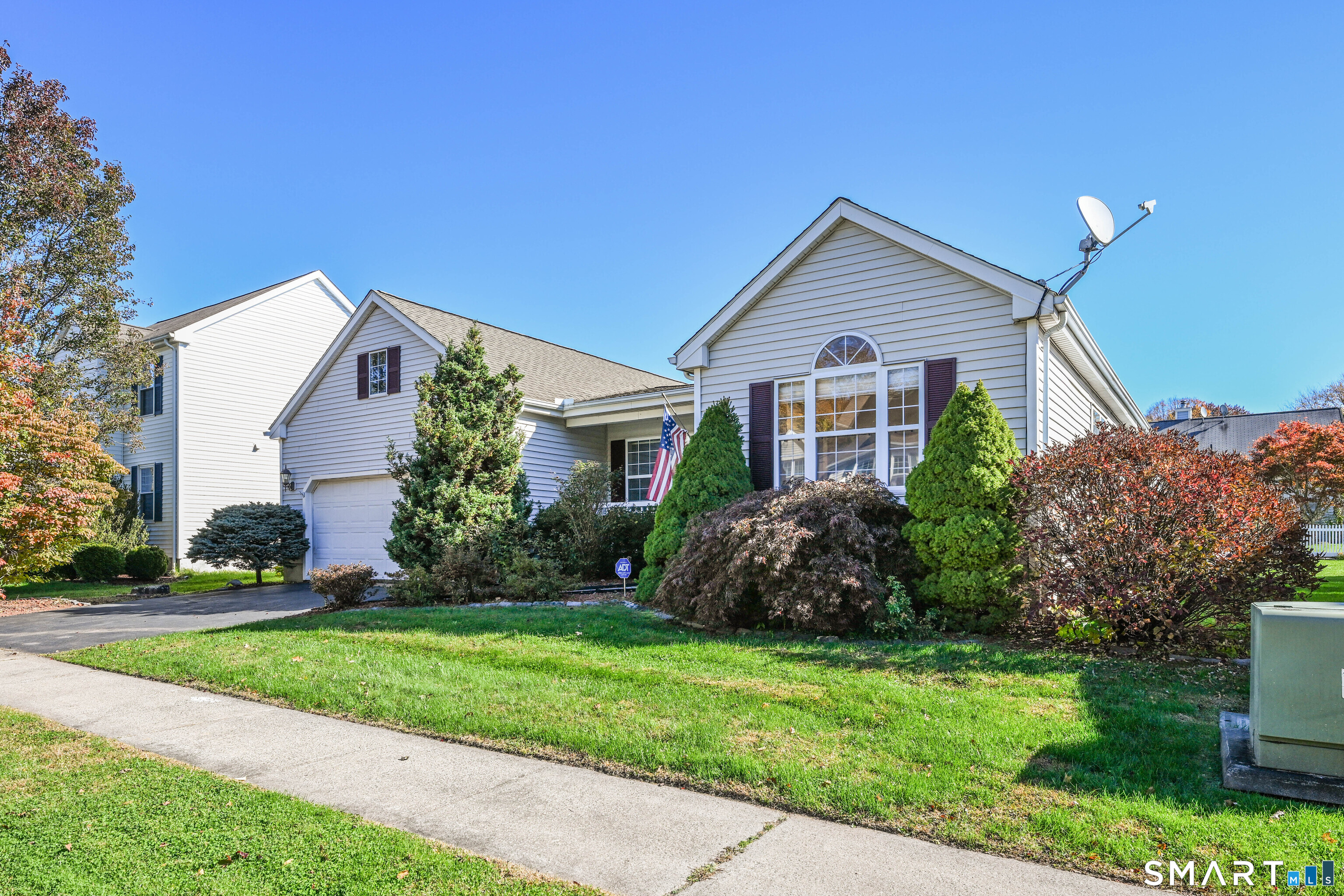 126 Rolling Green Property Photo 2