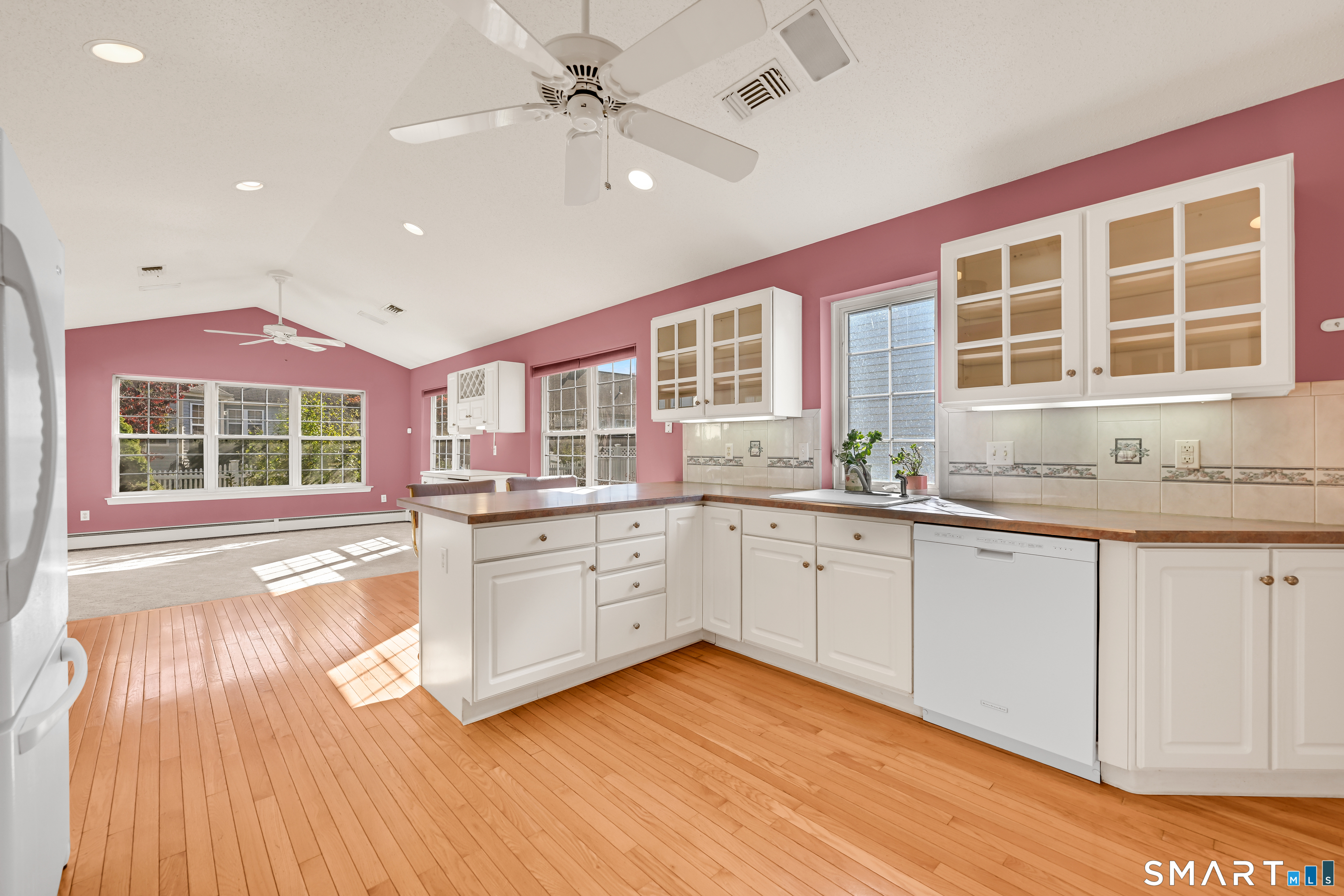 126 Rolling Green Property Photo 15