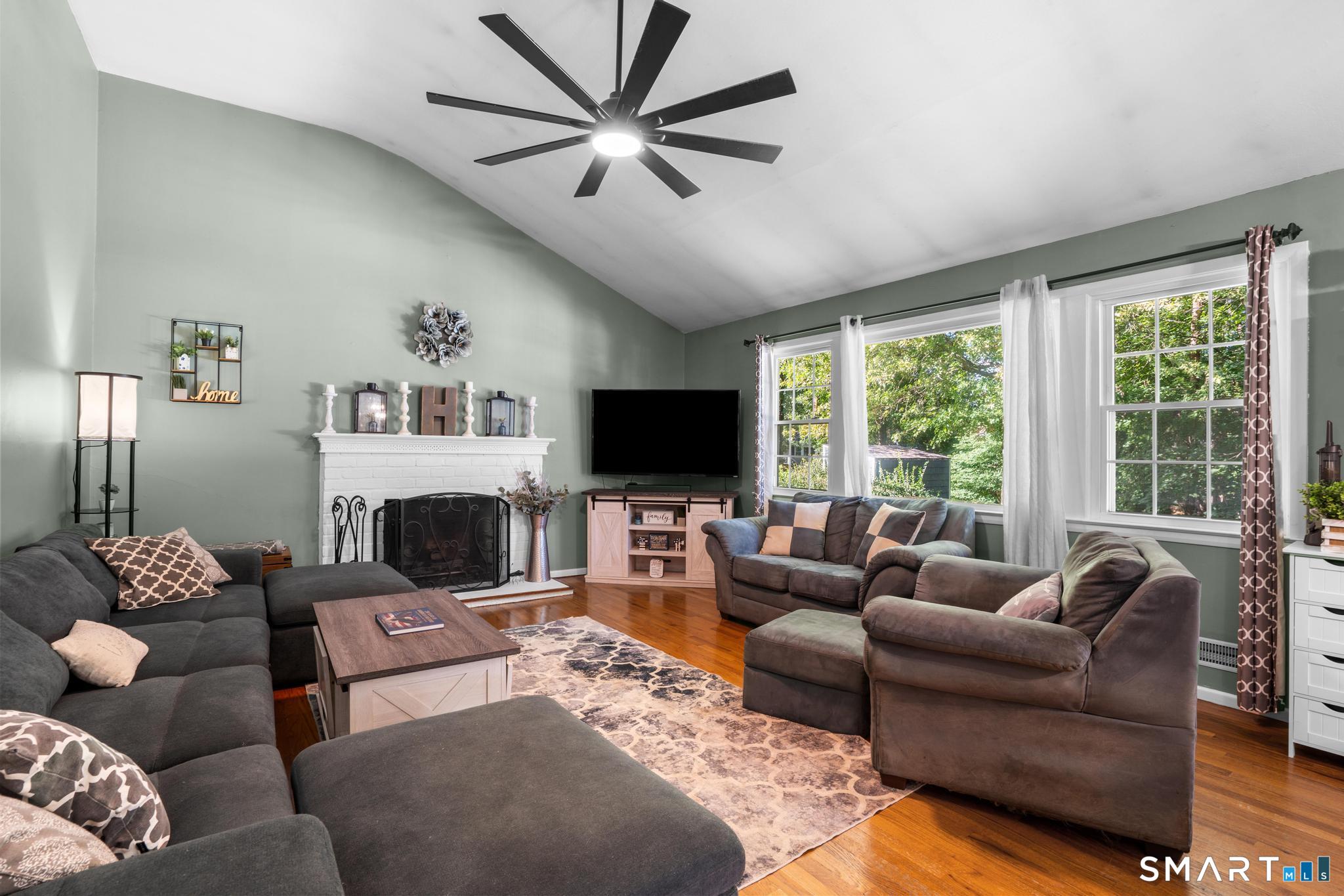 86 Rolling Wood Drive Property Photo 3