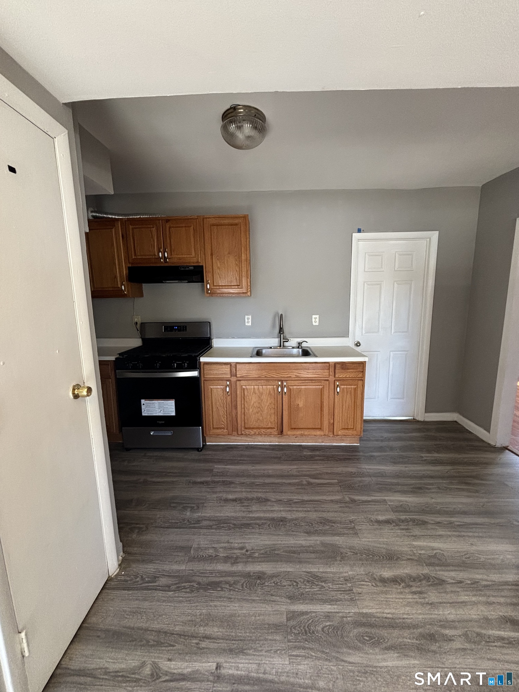 105 High Second Floor Street Property Photo 4