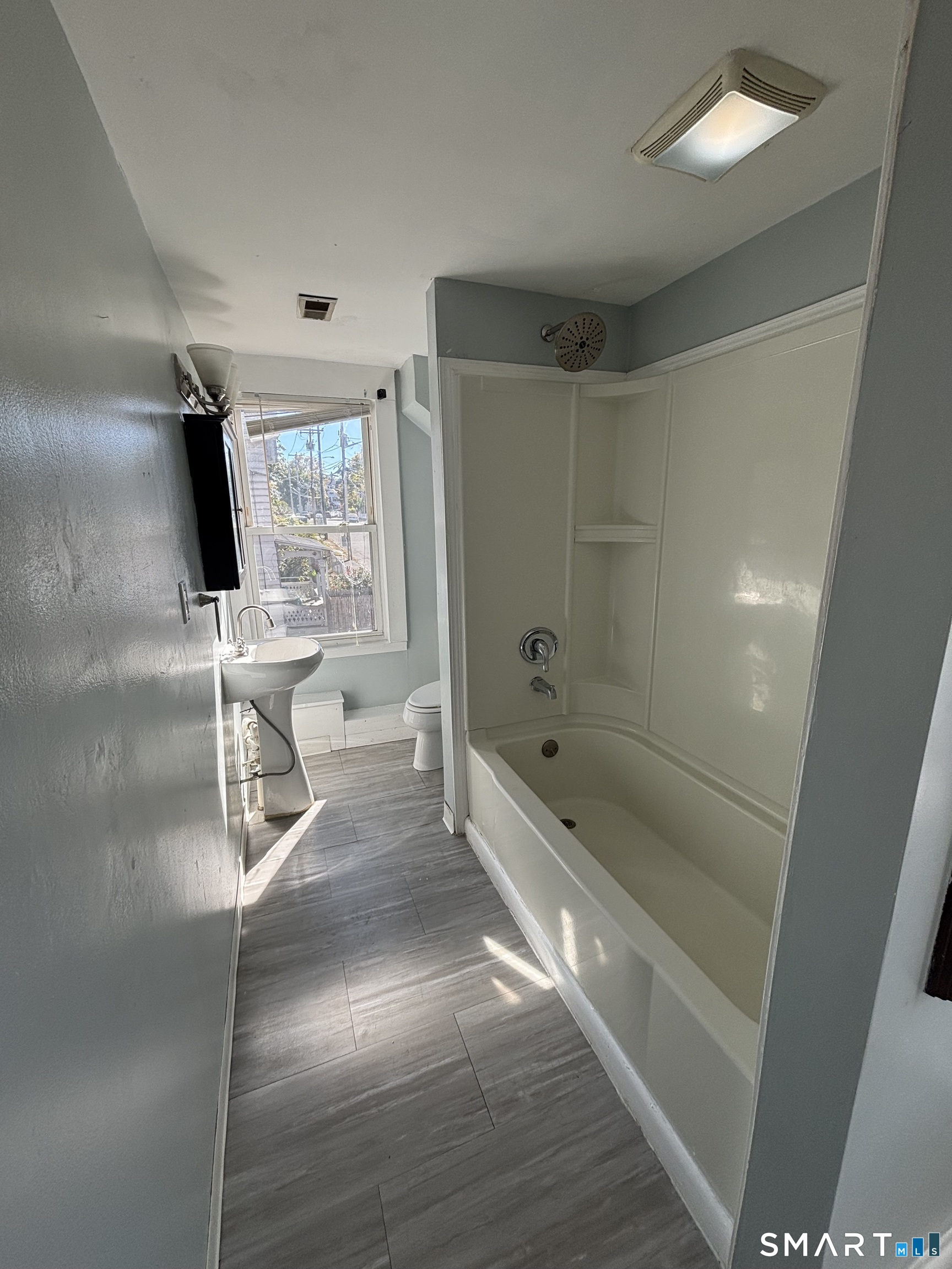 105 High Second Floor Street Property Photo 7