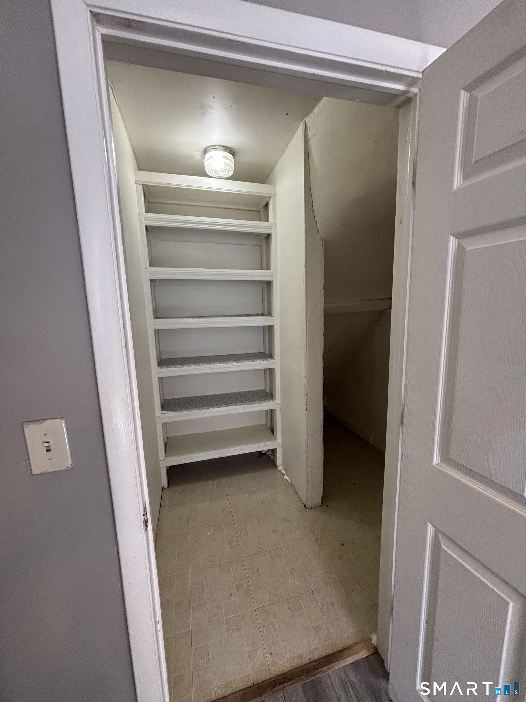 105 High Second Floor Street Property Photo 16