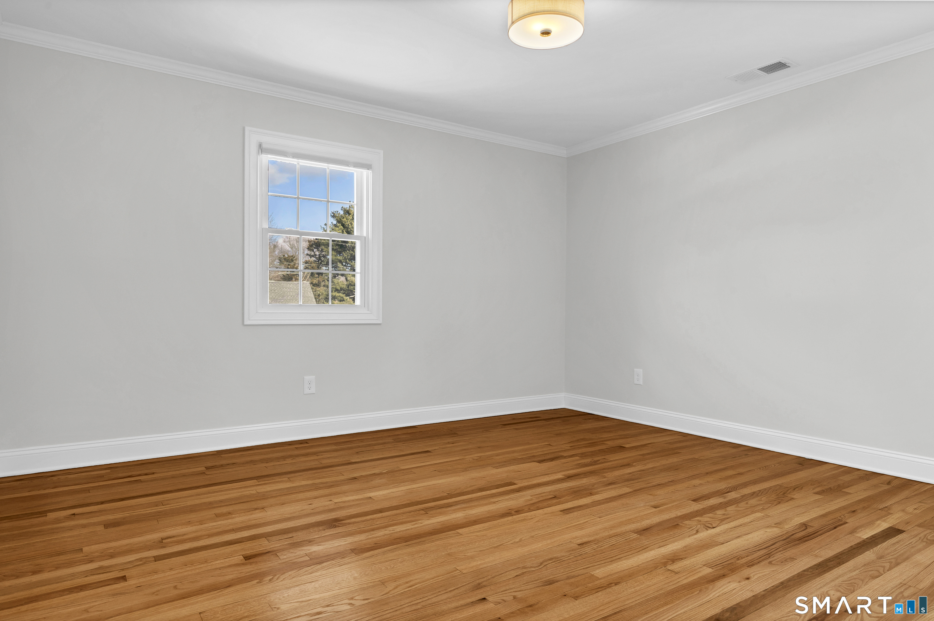 122 North 1 Street Property Photo 13