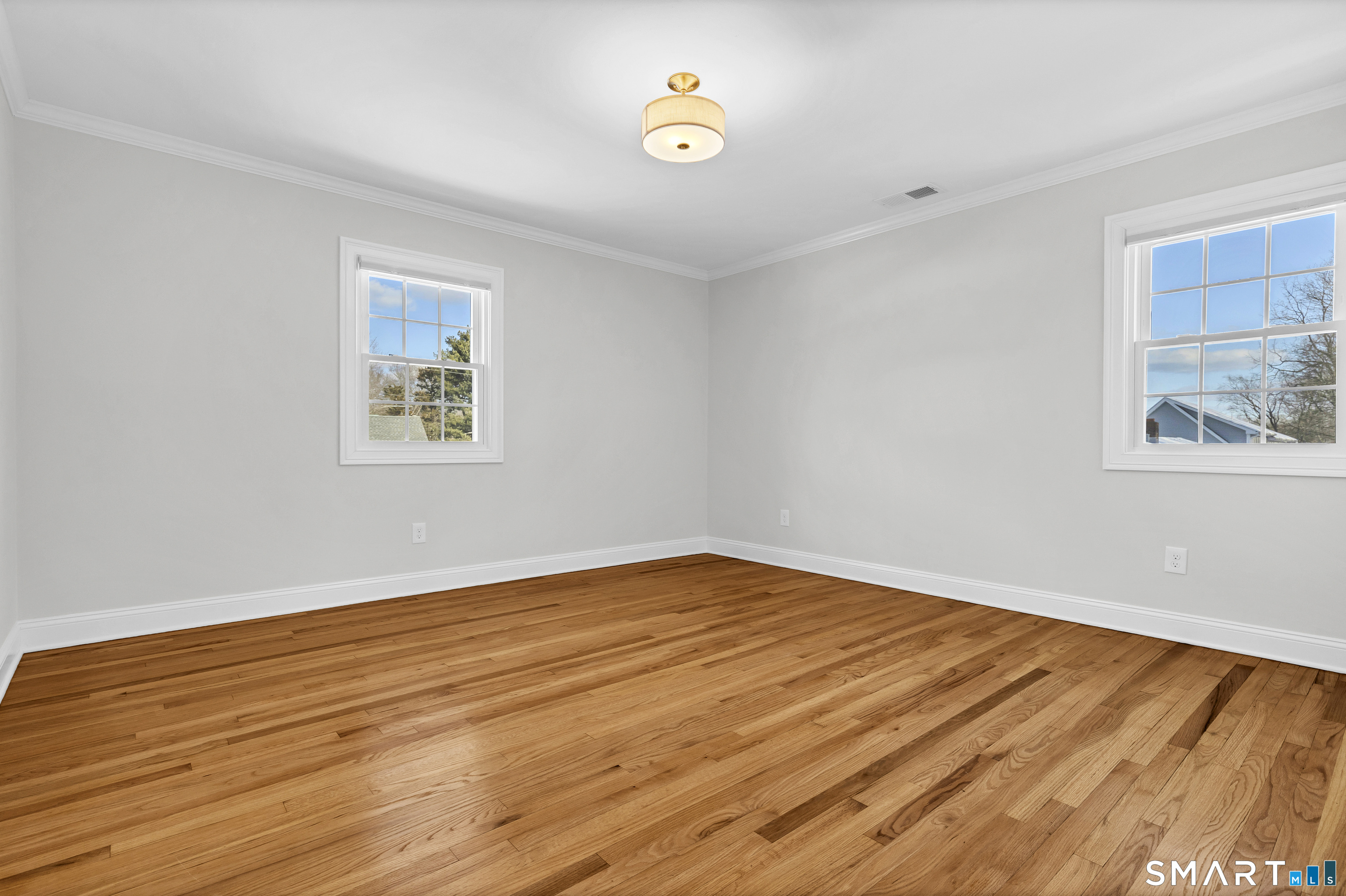 122 North 1 Street Property Photo 14