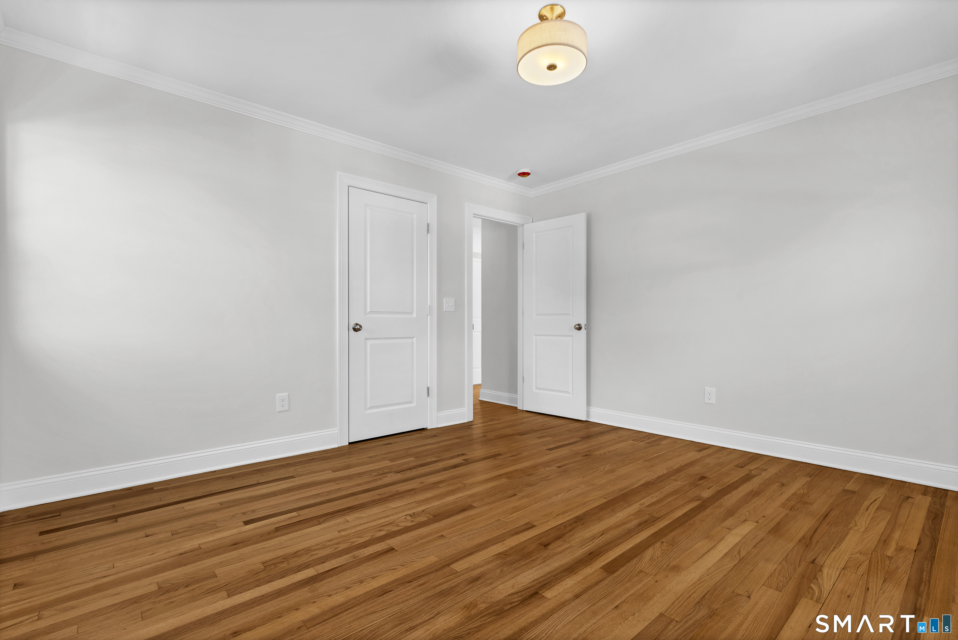122 North 1 Street Property Photo 15