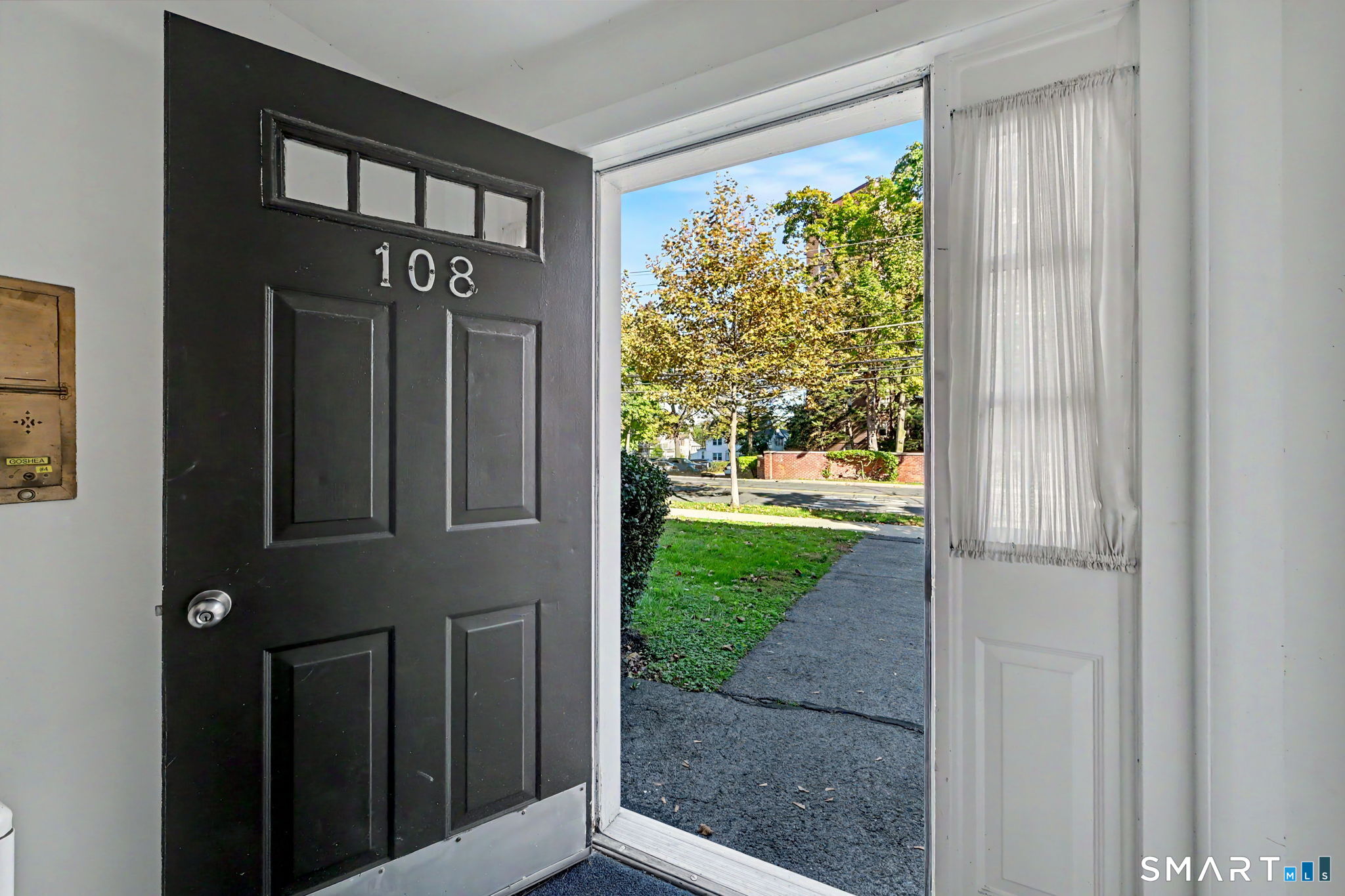 108 Strawberry Hill 3 Avenue Property Photo 3