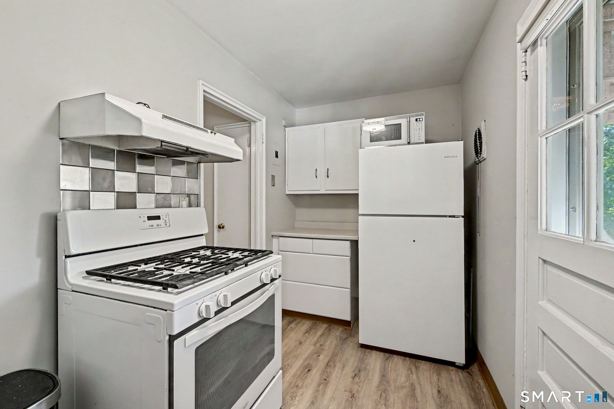108 Strawberry Hill 3 Avenue Property Photo 12