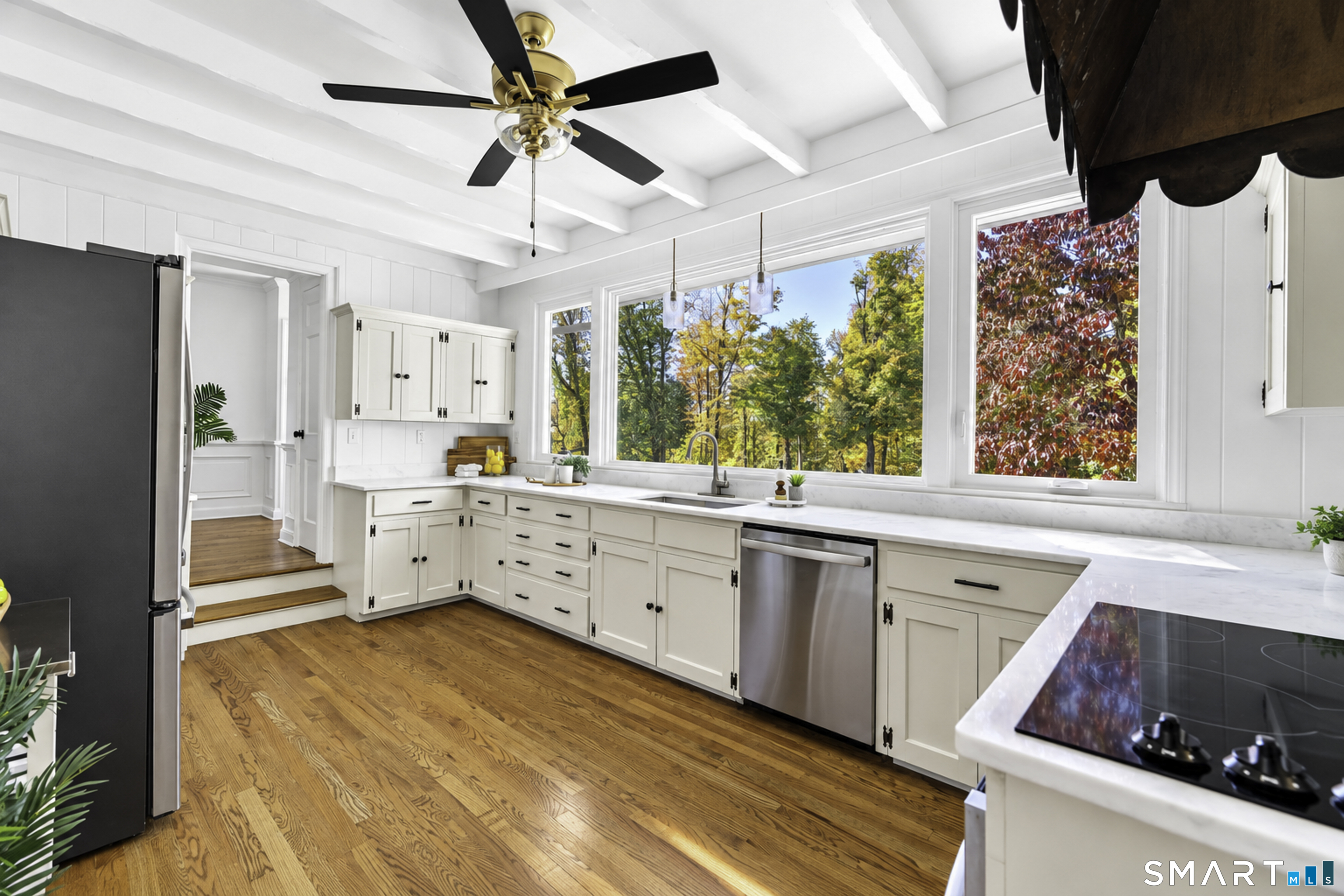 100 Whisconier Road Property Photo 10