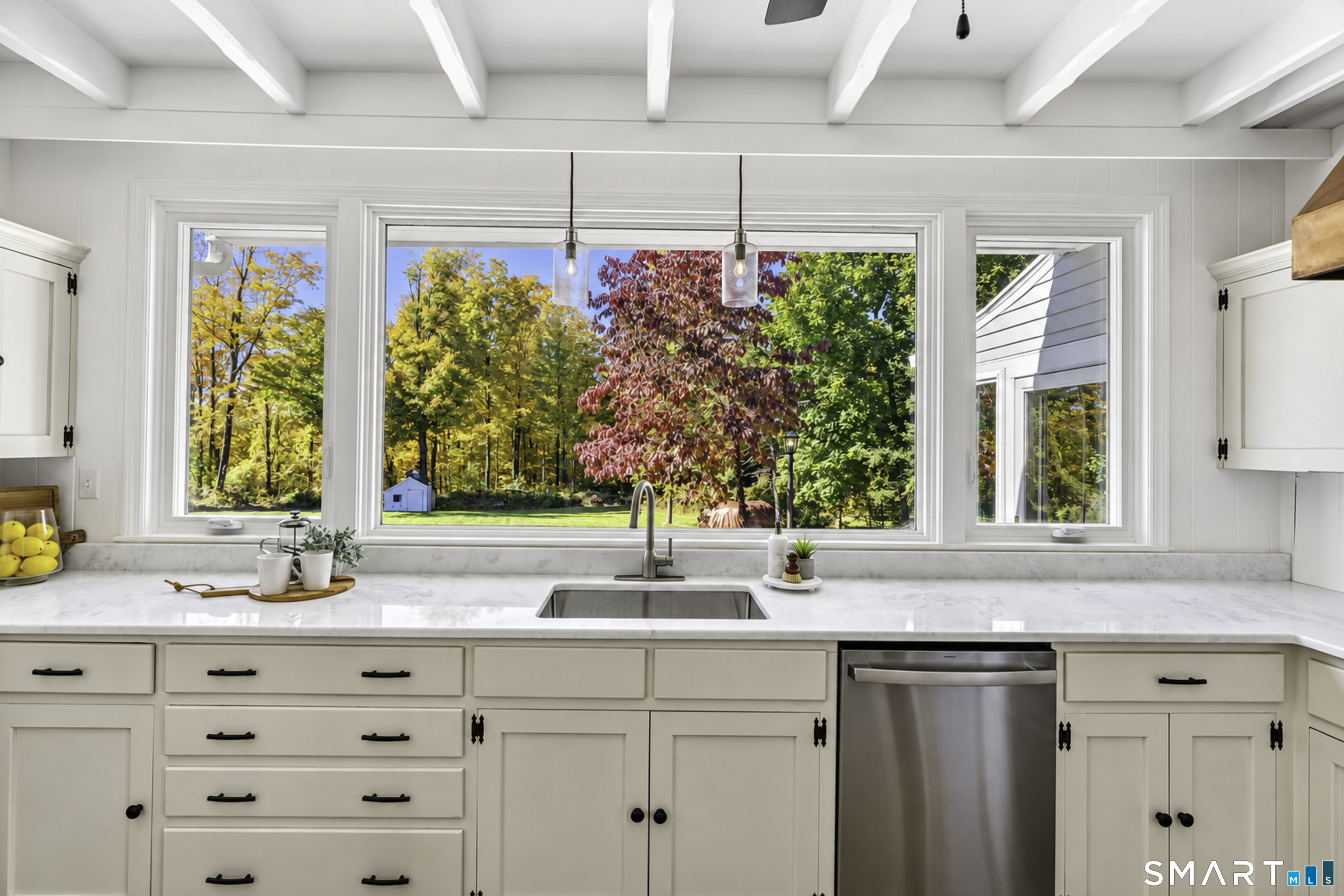 100 Whisconier Road Property Photo 11