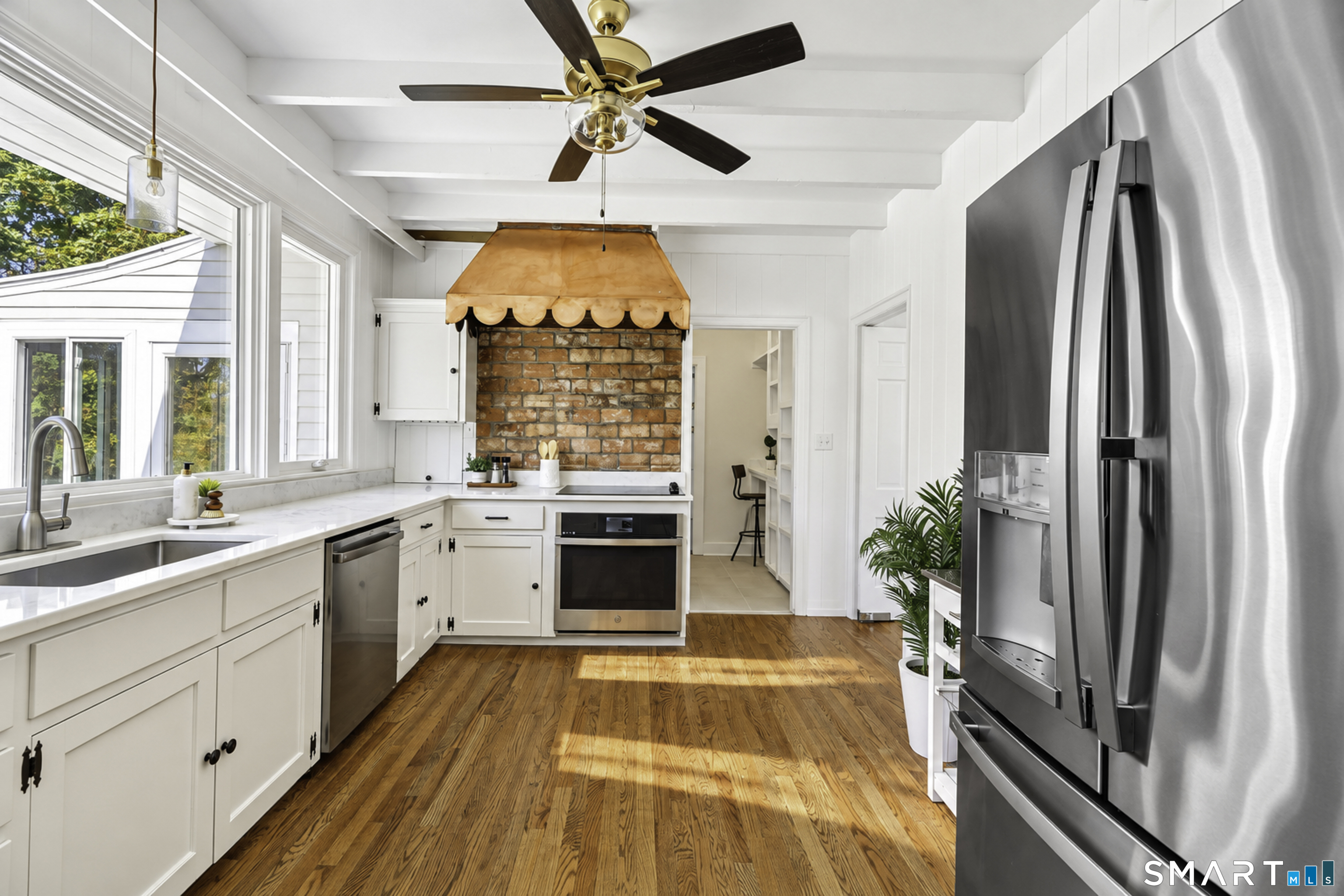 100 Whisconier Road Property Photo 12