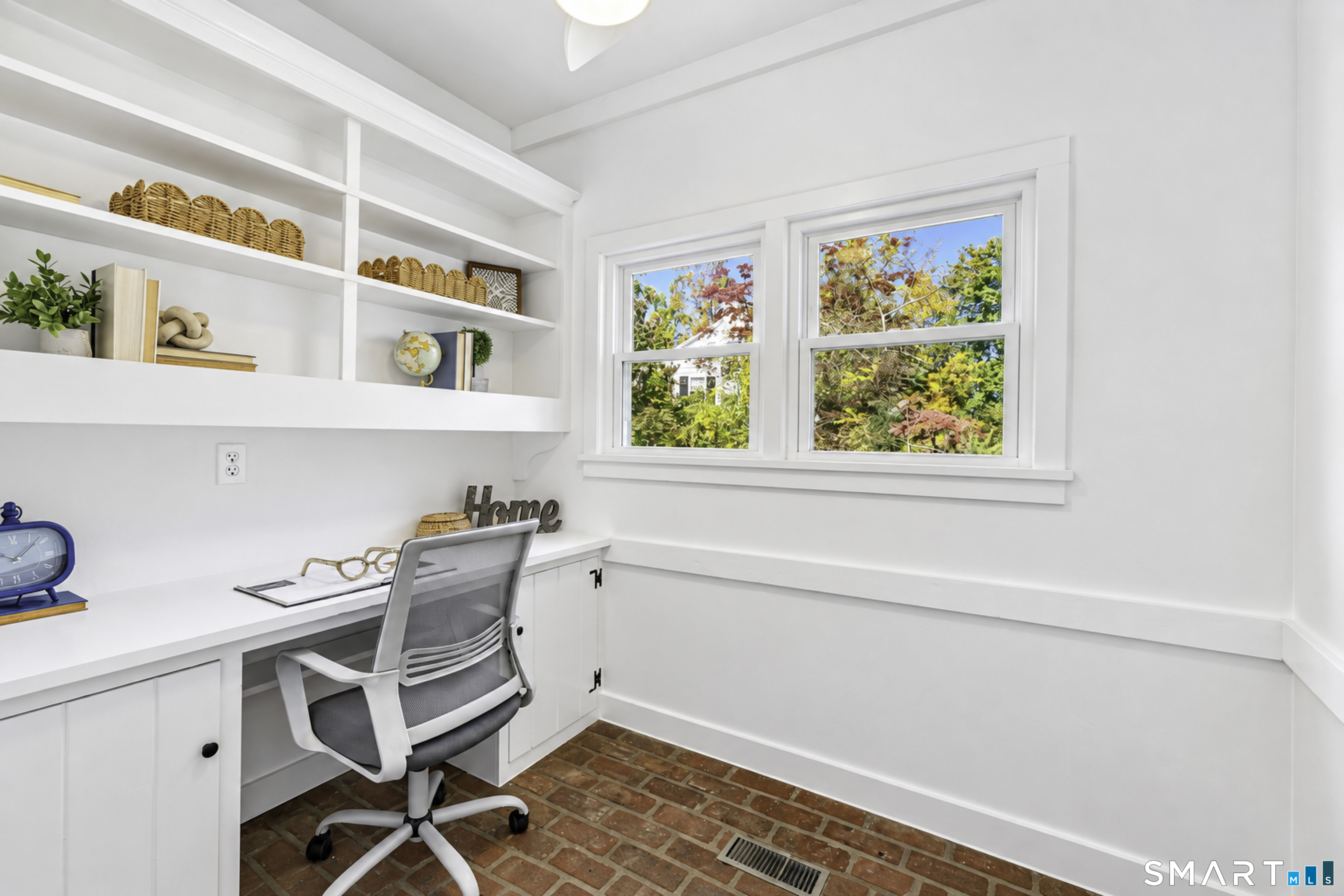 100 Whisconier Road Property Photo 18