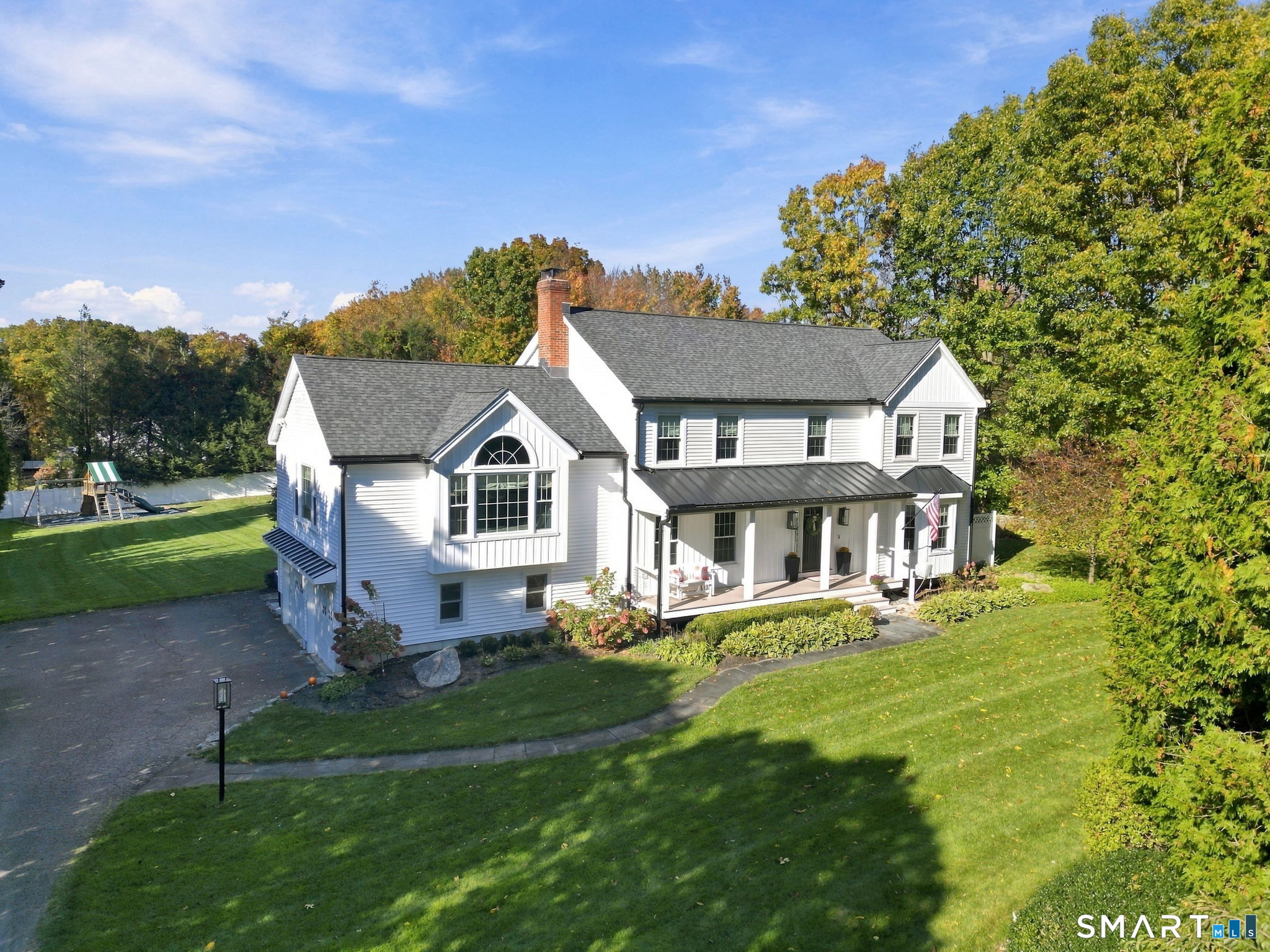 12 Glen Hollow Drive Property Photo 2