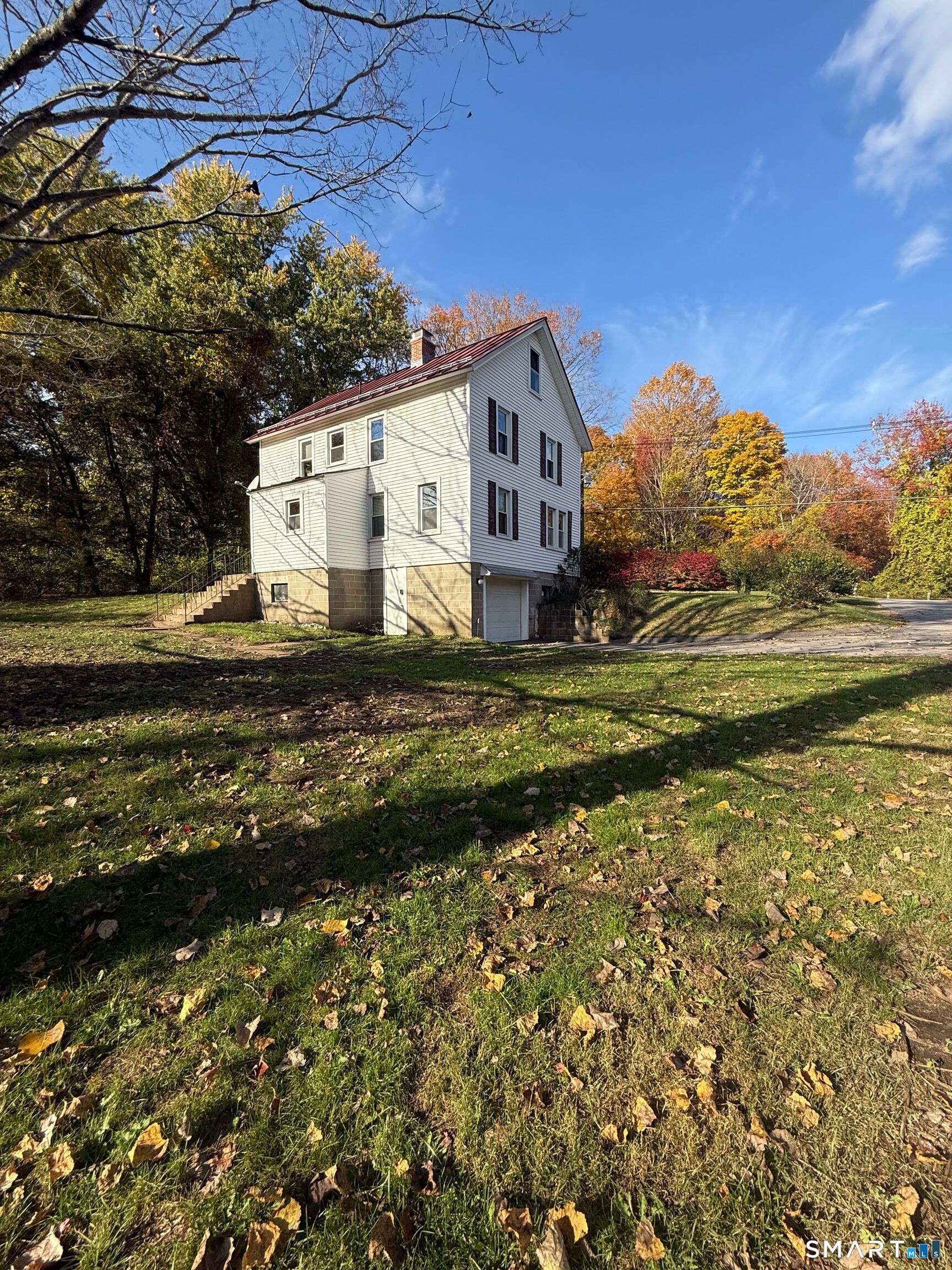 711 Old Hartford Road Property Photo 1