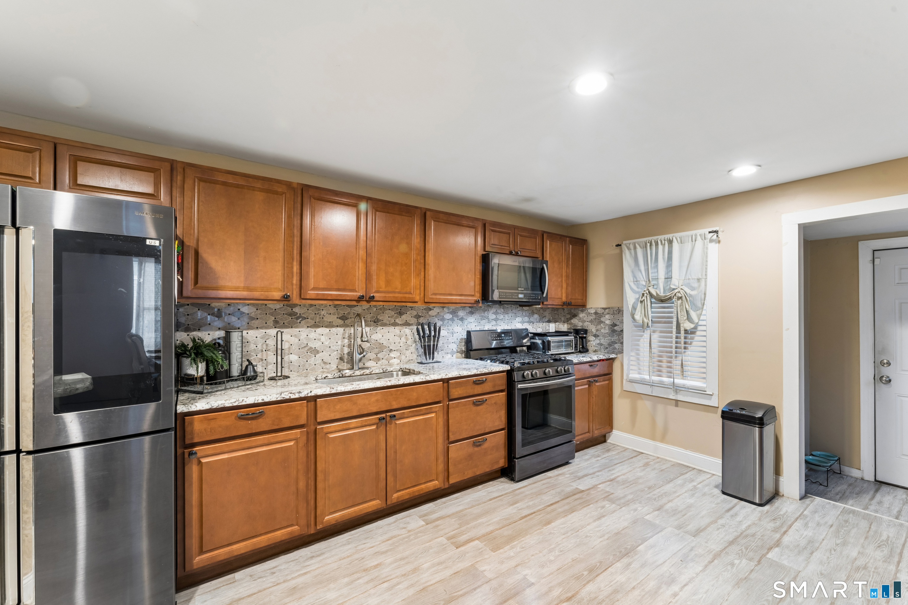 24 High Street Property Photo 8