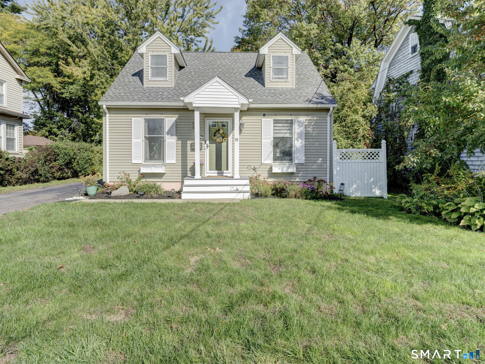 98 St James Street Property Photo 1