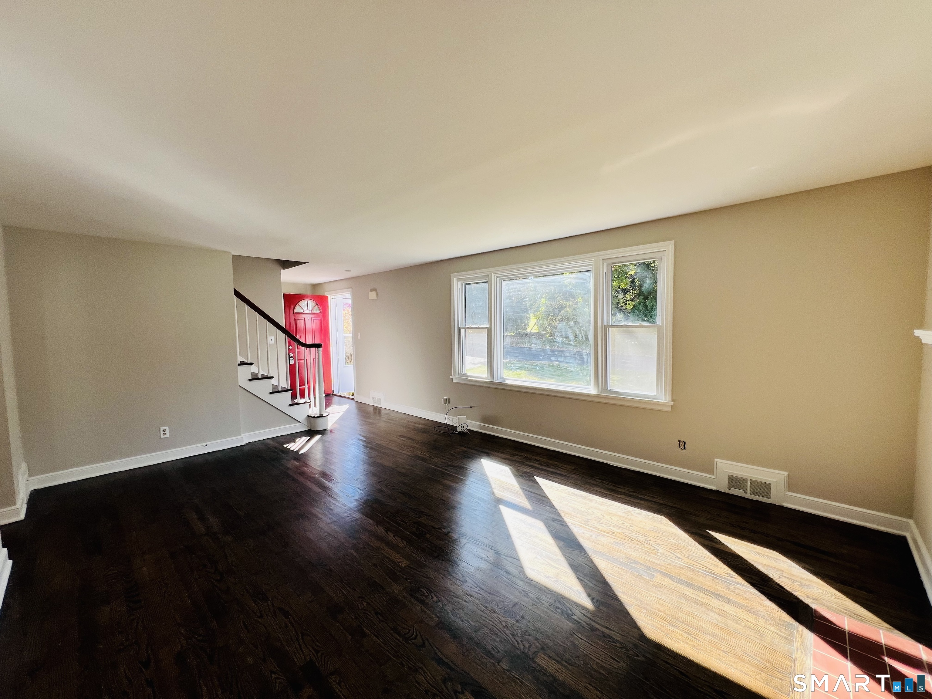 106 Front South Street Property Photo 6
