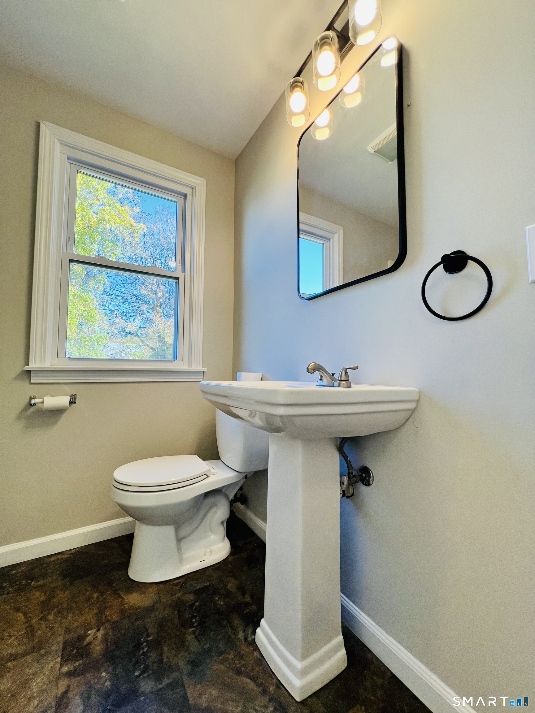 106 Front South Street Property Photo 12
