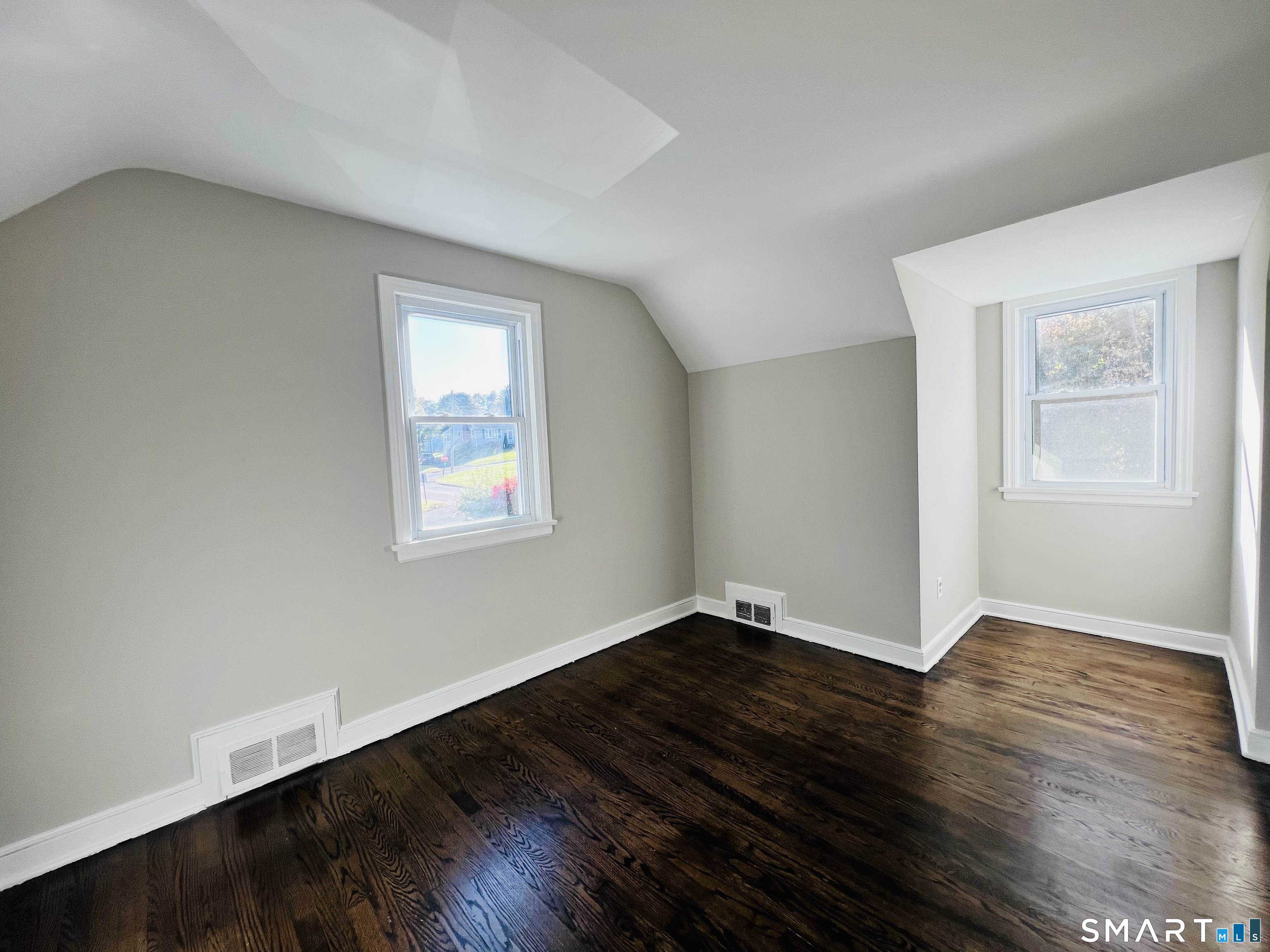 106 Front South Street Property Photo 16