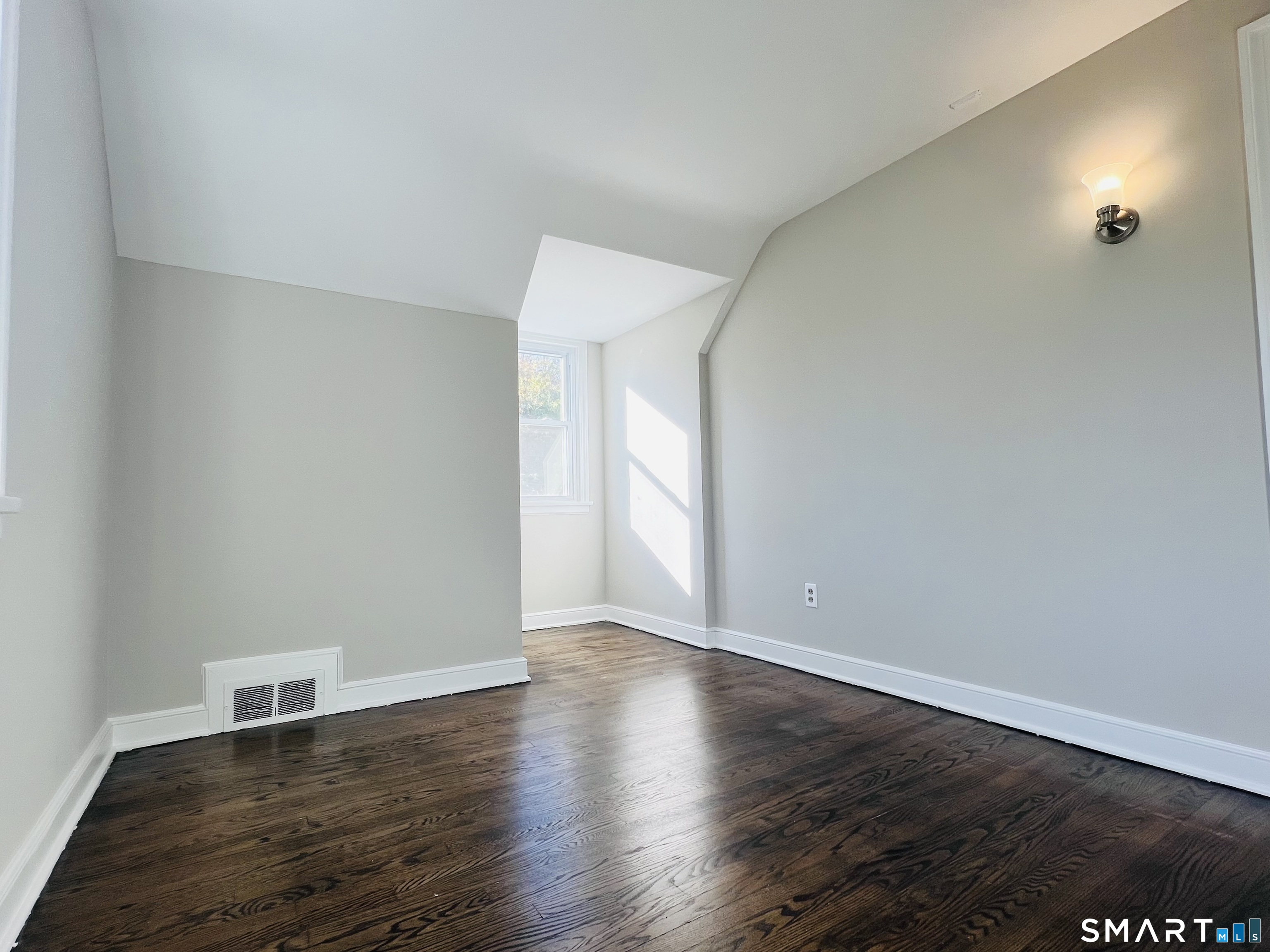 106 Front South Street Property Photo 18