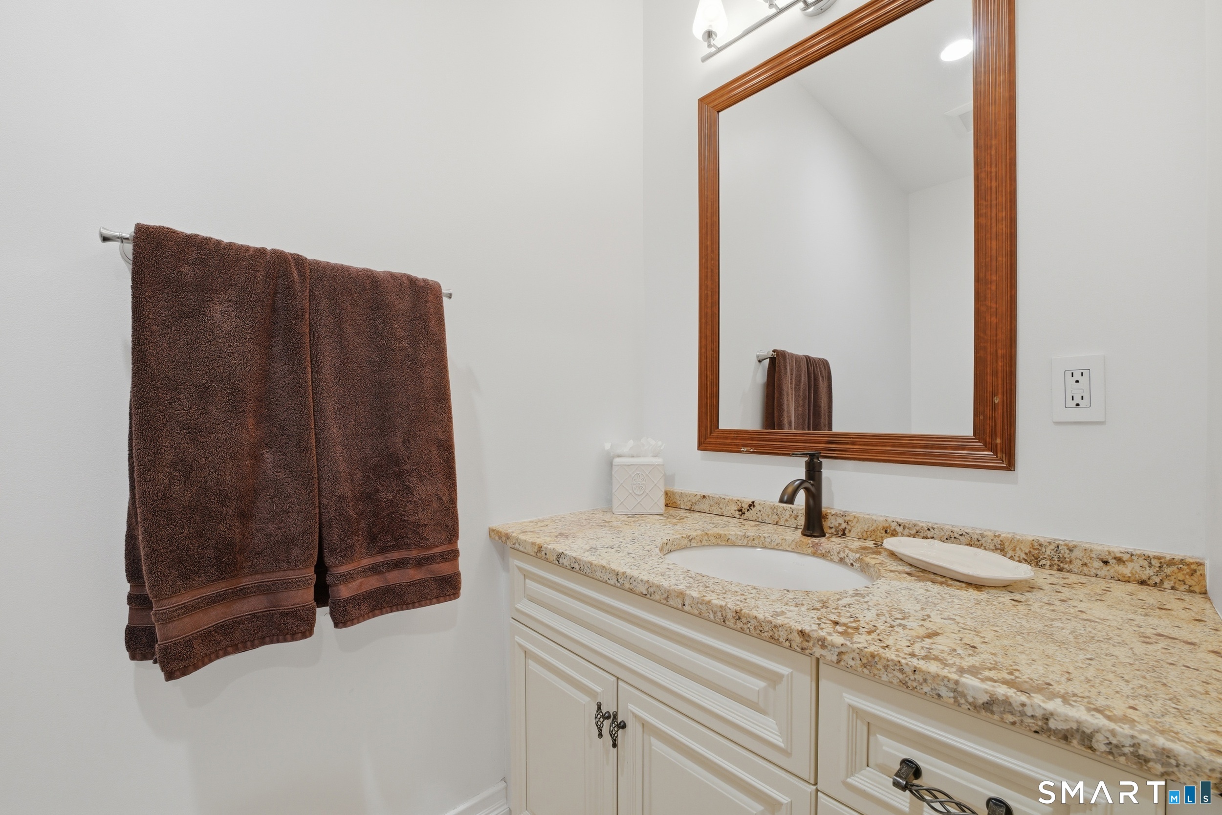 128 Van Buskirk Avenue Property Photo 9