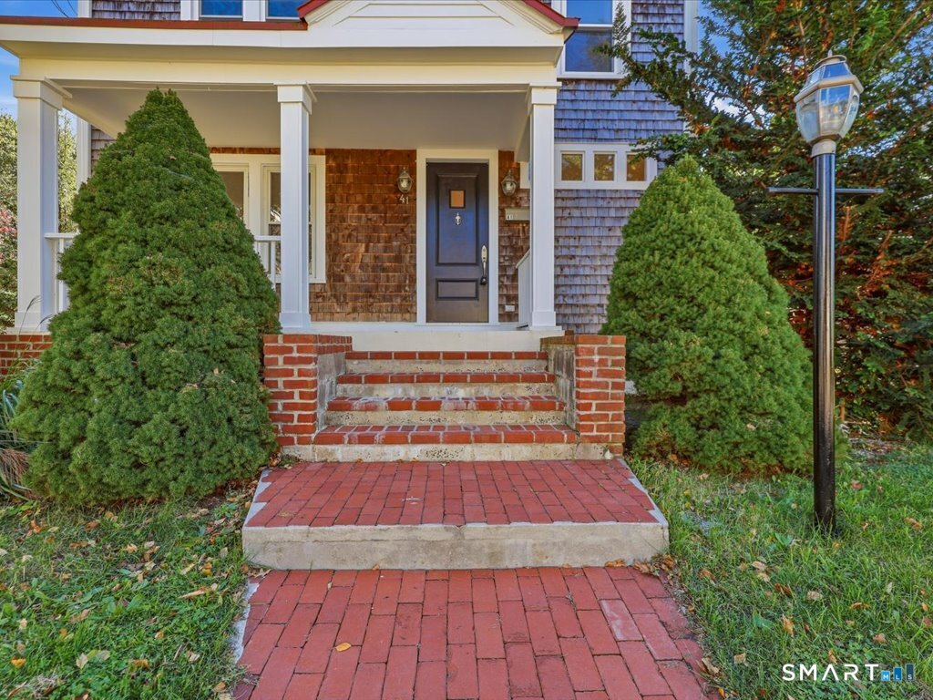 41 Florence Avenue Property Photo 1
